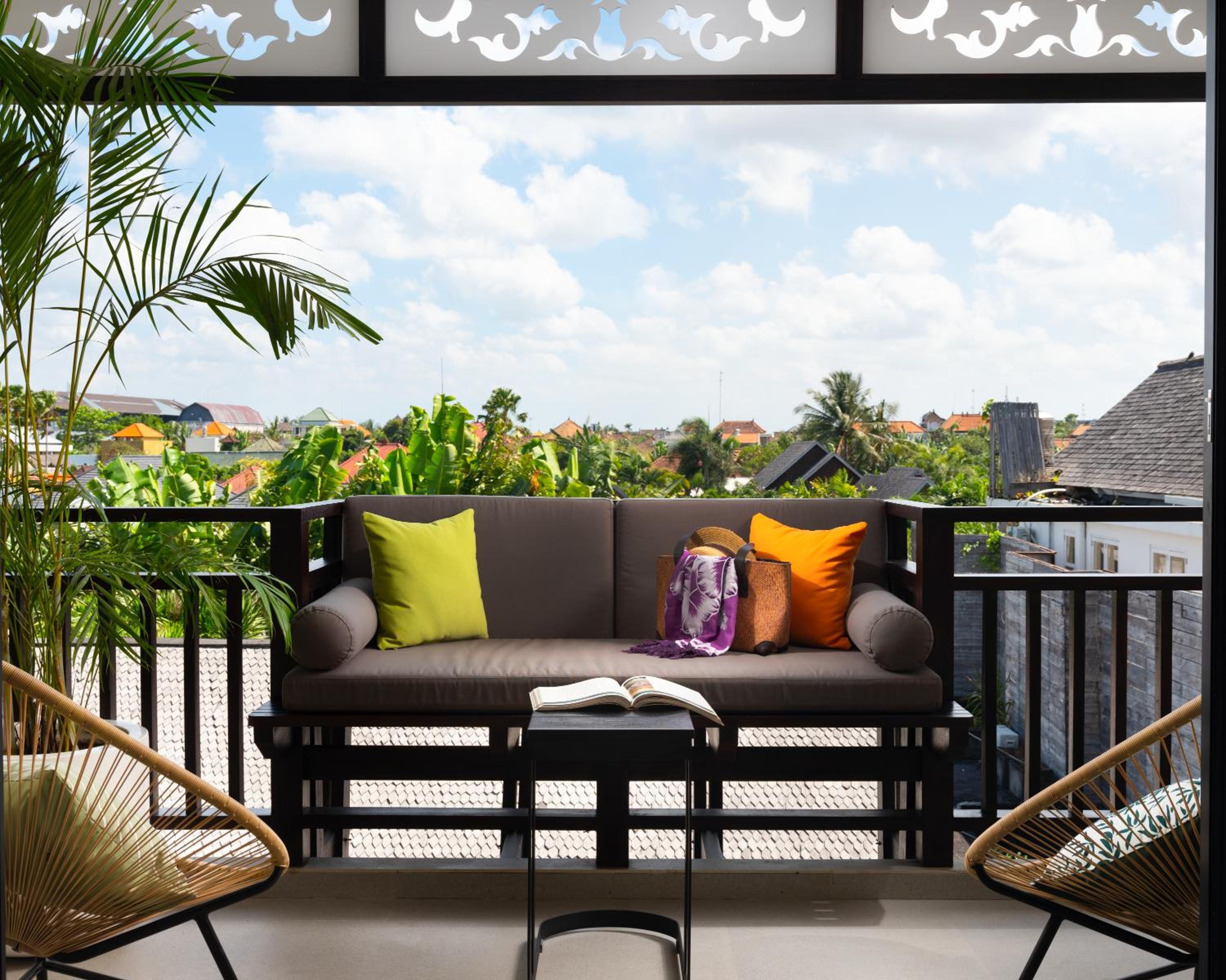 One-Bedroom Apartment with Fully Equipped Kitchenette and Balcony thumbnail 6