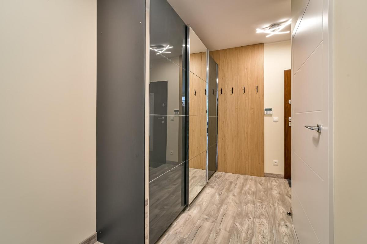 Three-Bedroom Apartment photo 2