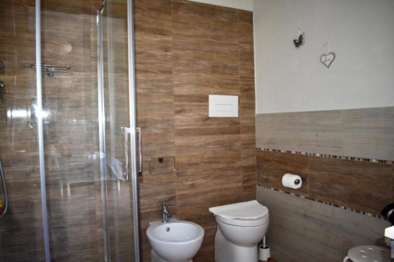 Deluxe Double Room with Balcony - Photo 26