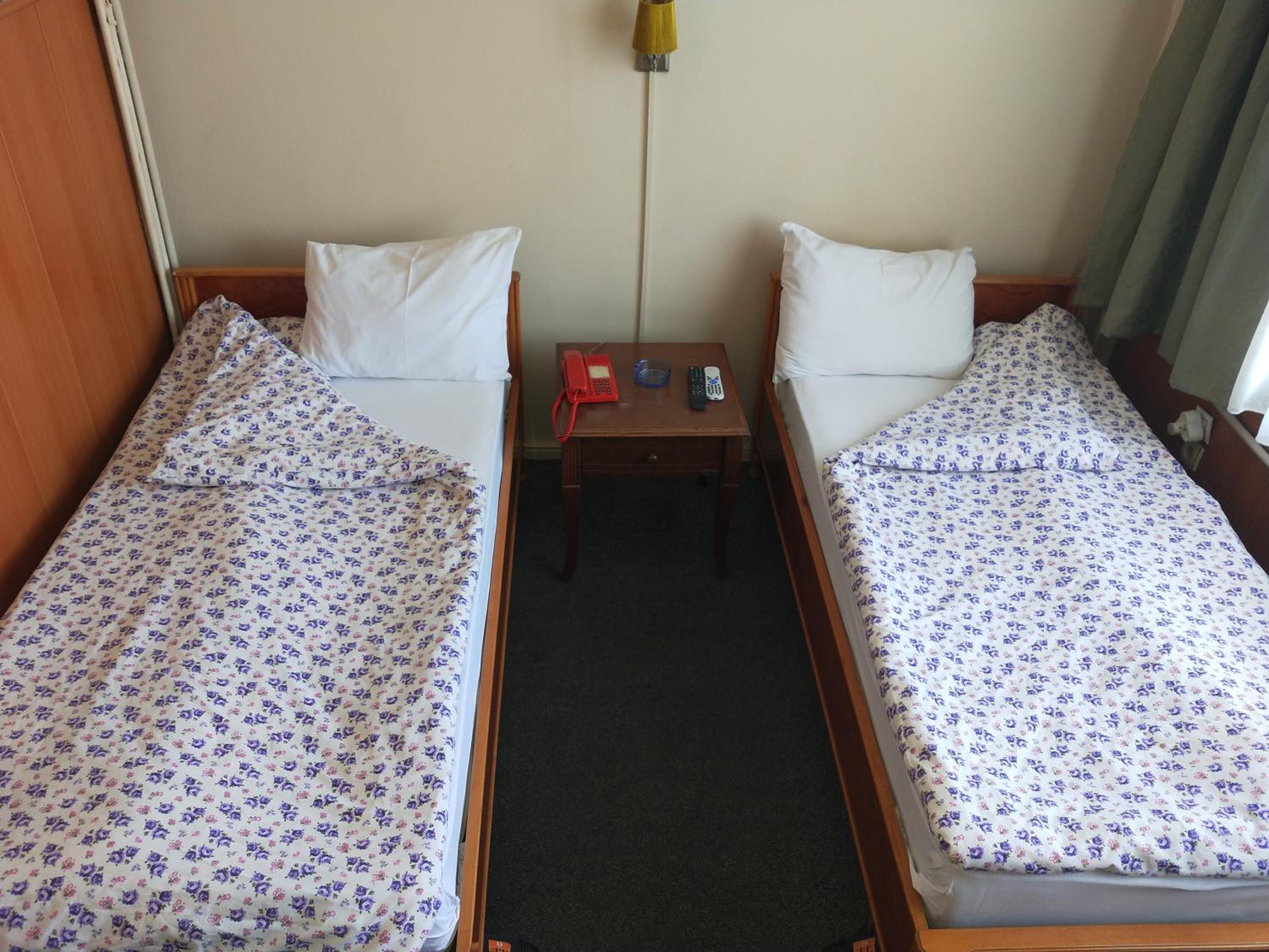 Economy Twin Room photo 1