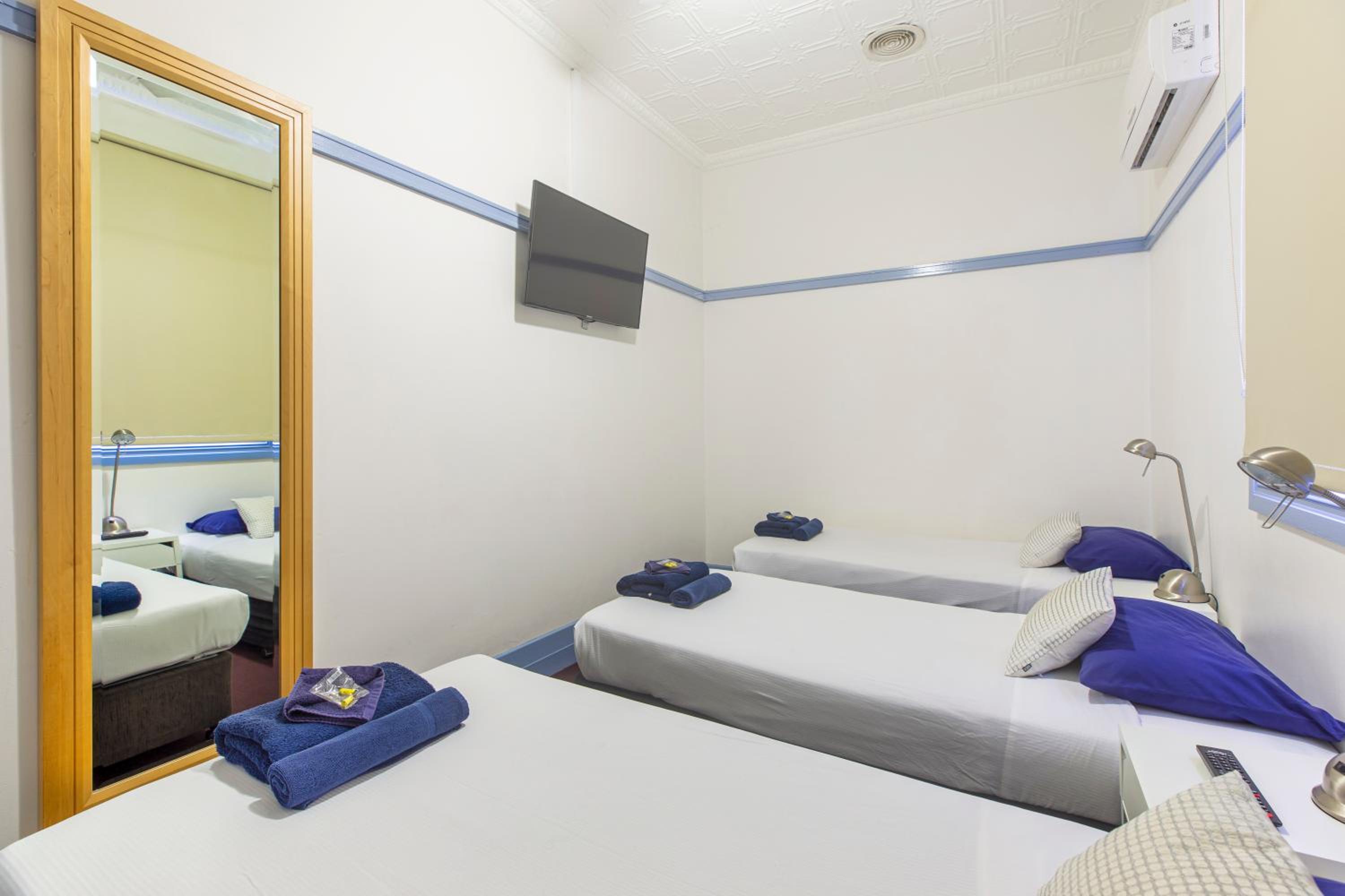 Triple Room with Shared Bathroom photo 2