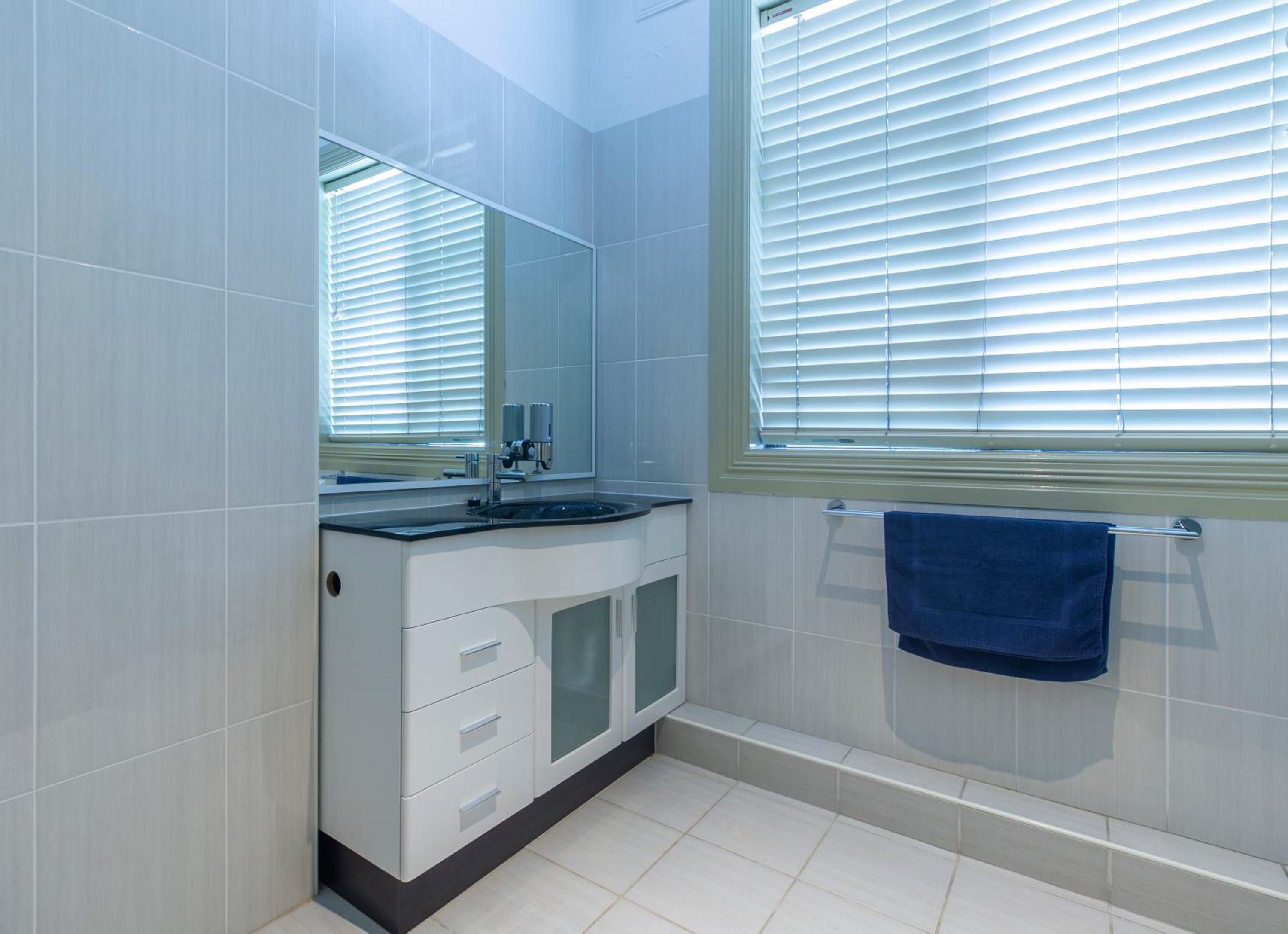 Family Room with Private Bathroom photo 3