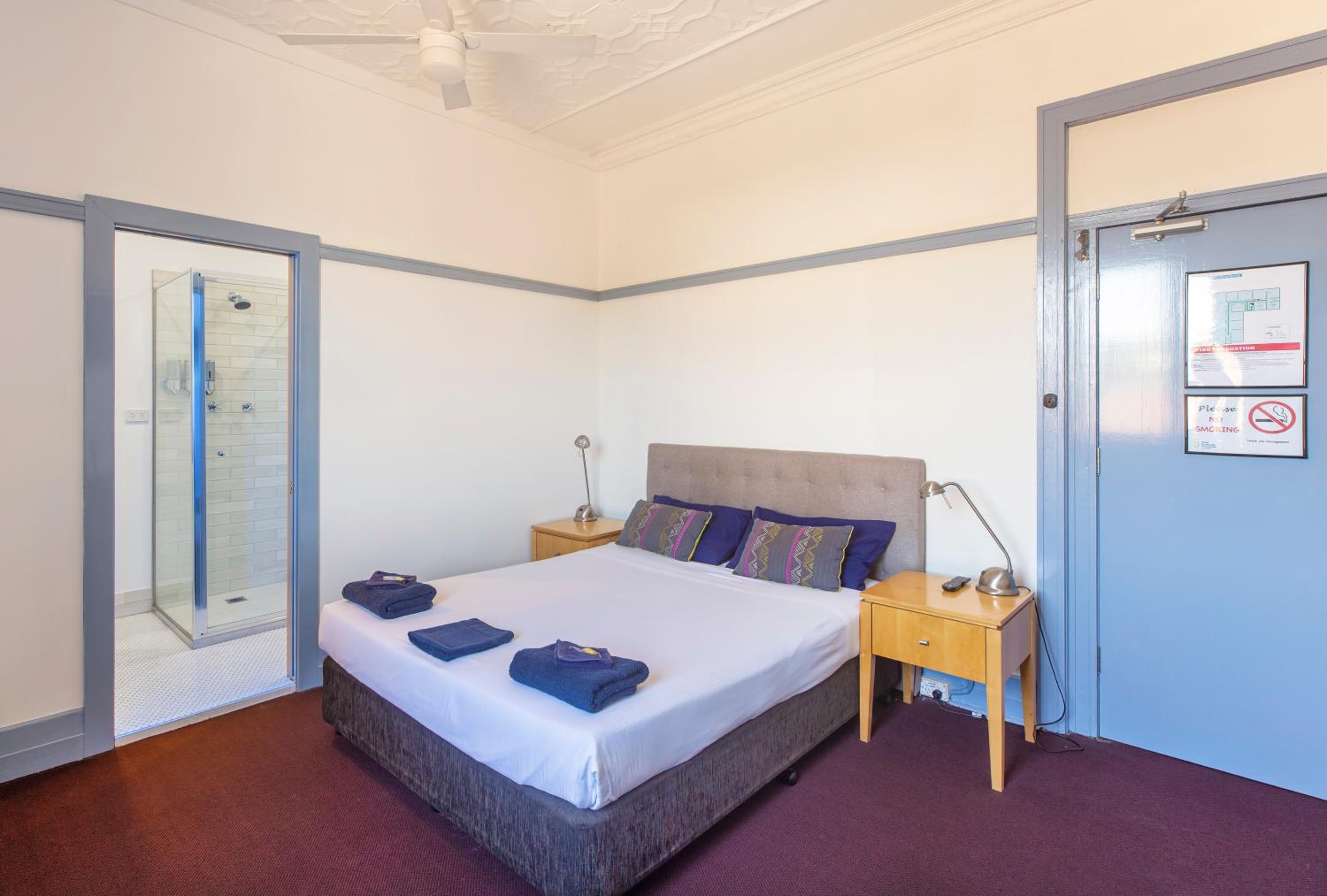 Double Room with Private Bathroom photo 2