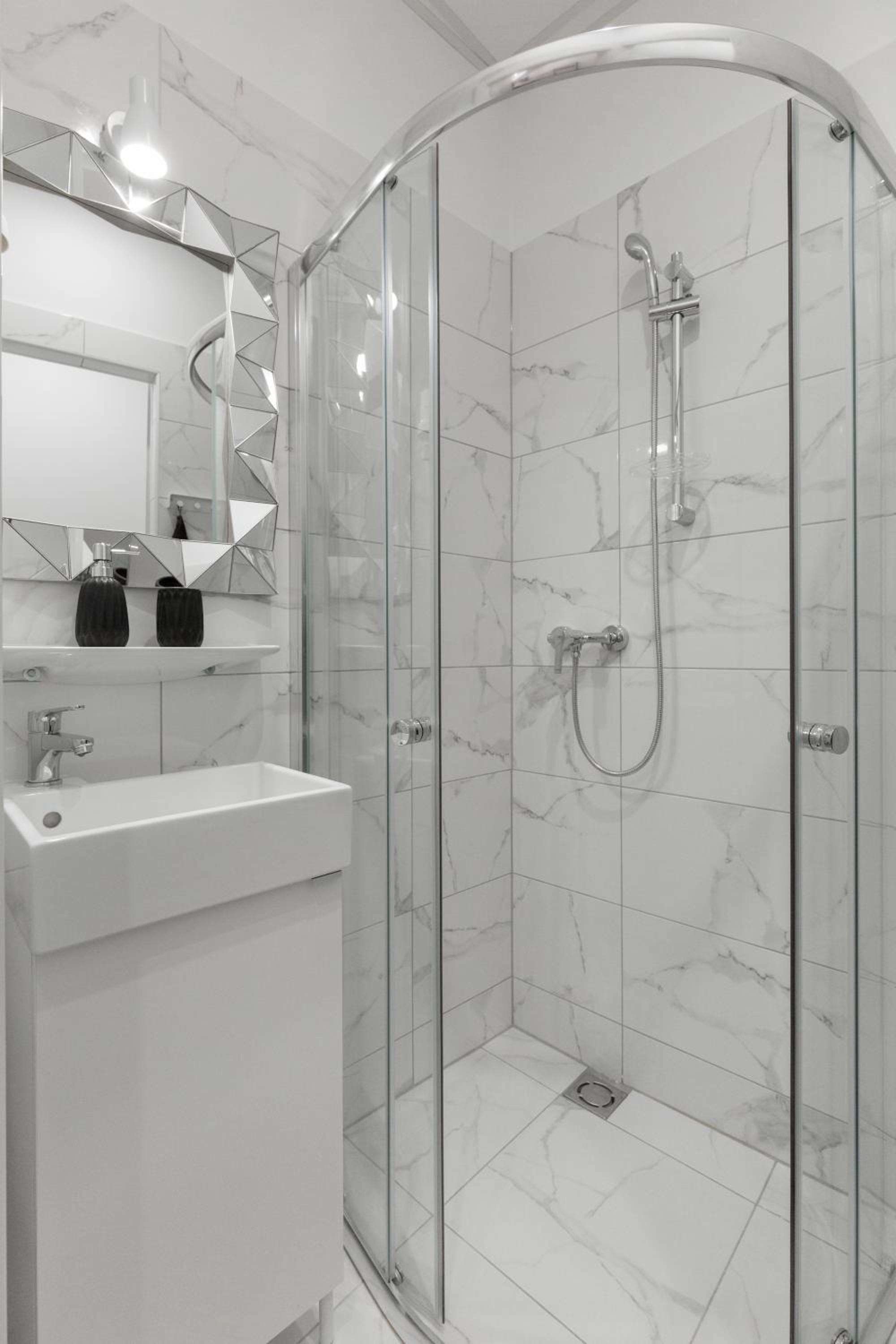 Standard Twin Room - Photo 10