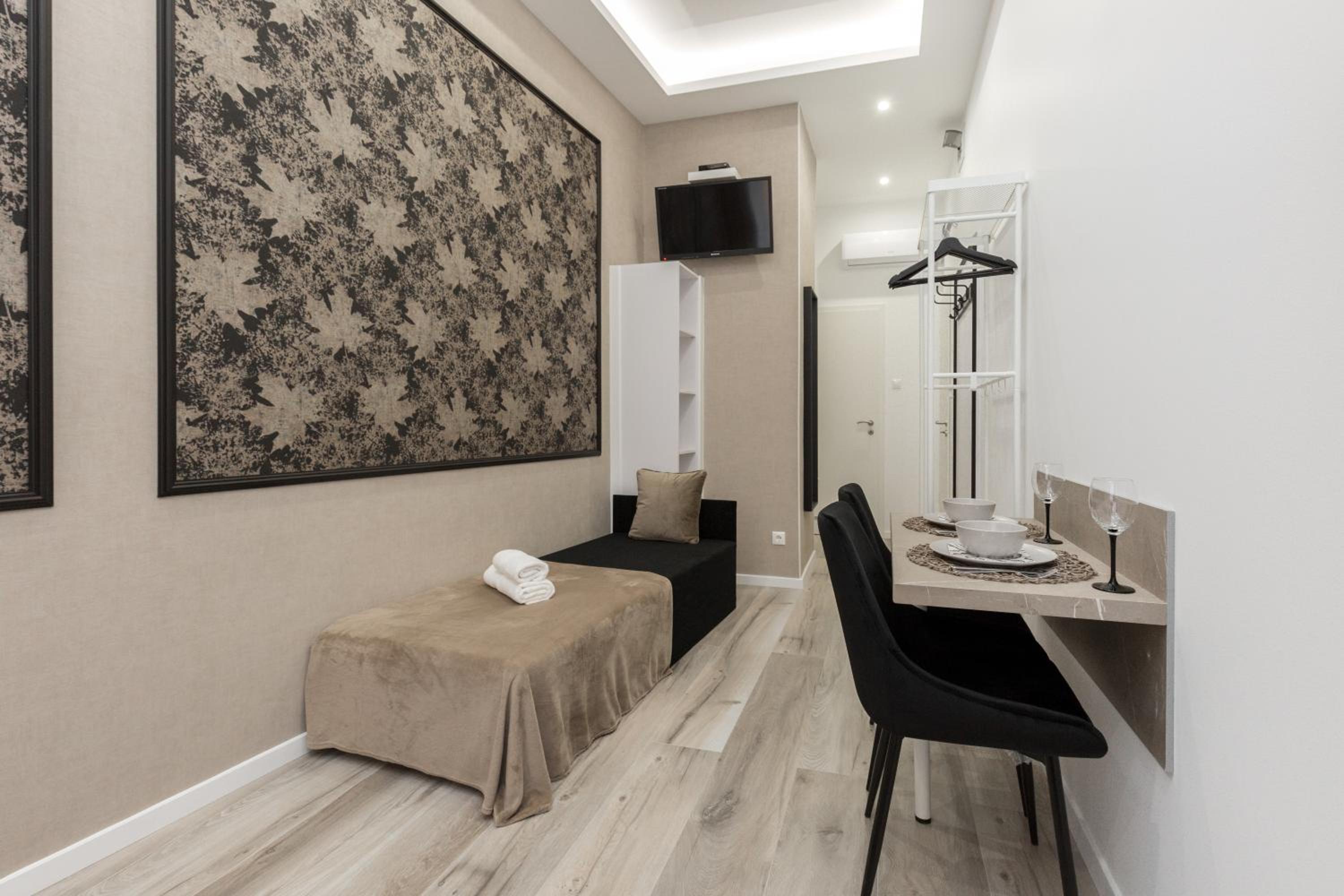 Standard Twin Room - Photo 11