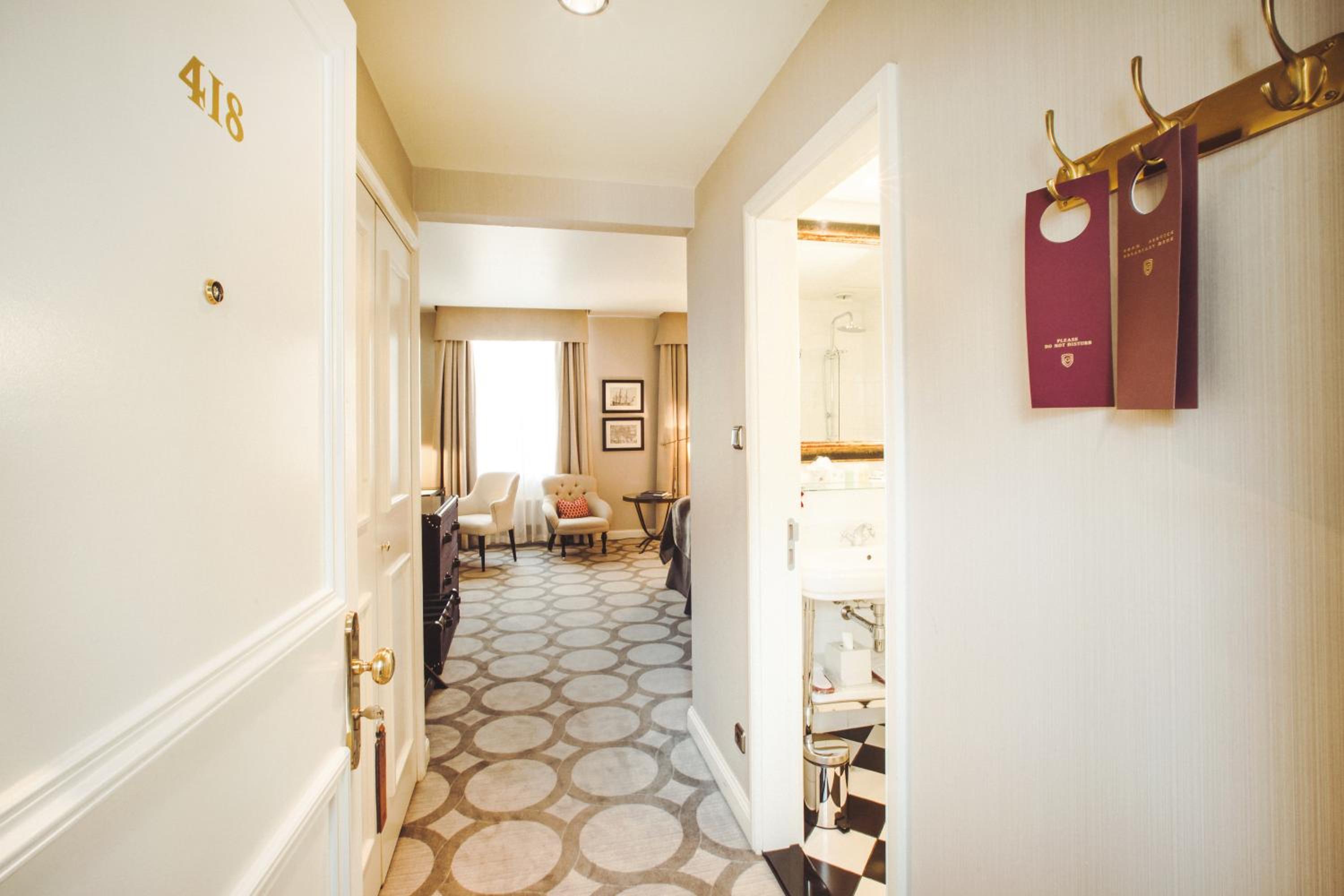 Deluxe Twin Room photo 2