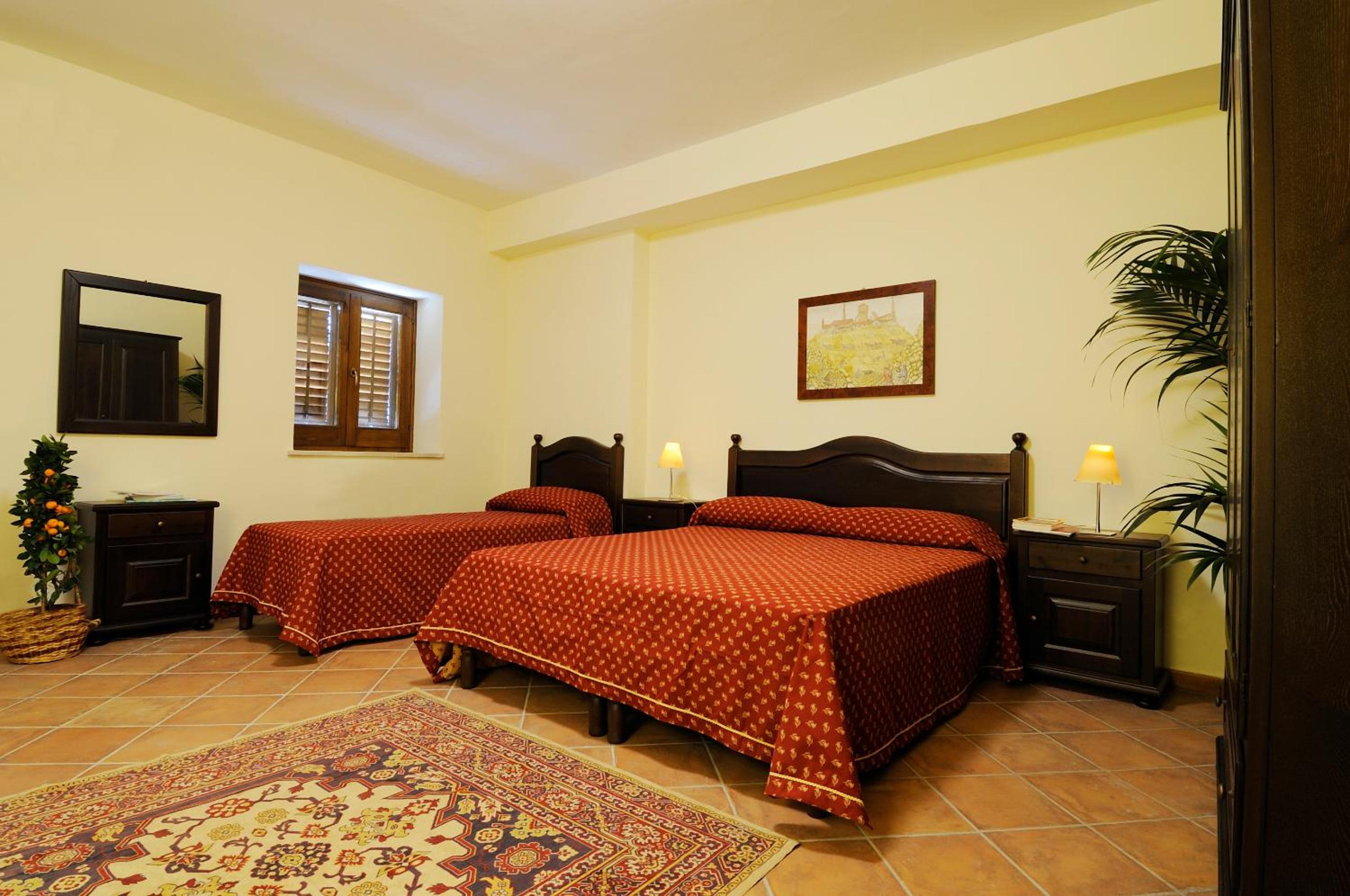 Double Room - Photo 4
