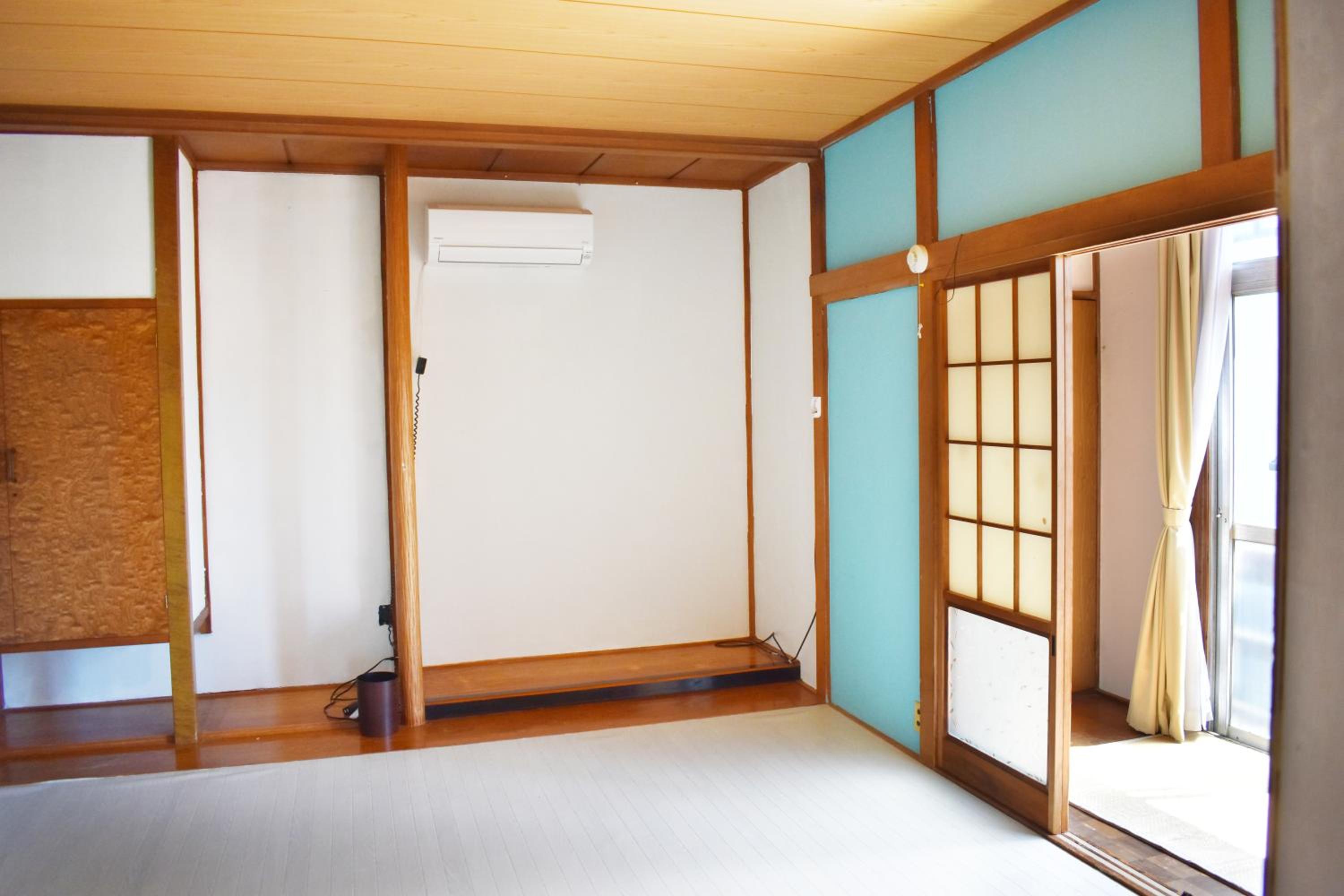 Japanese-Style Family Room photo 1