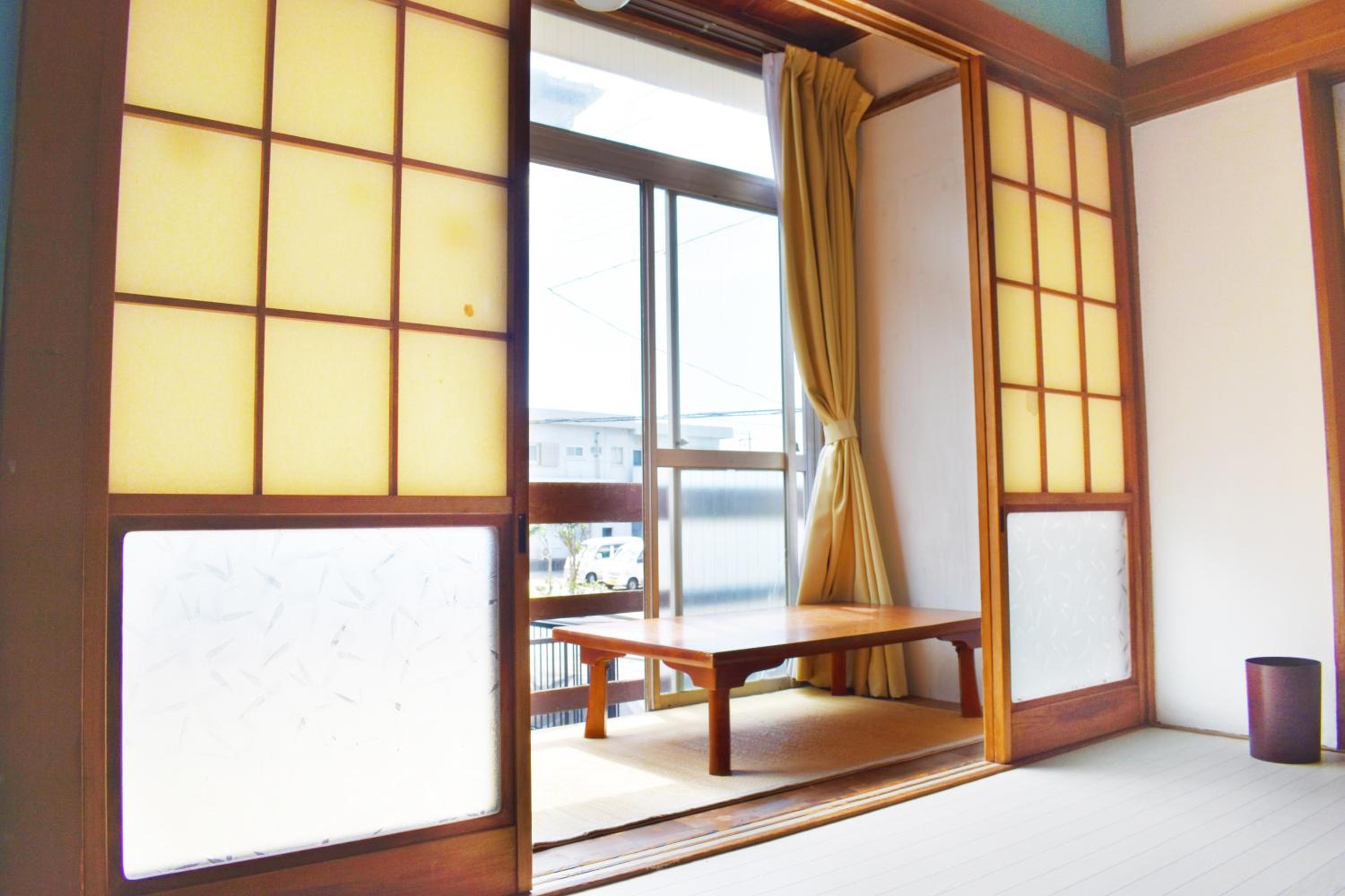 Japanese-Style Family Room photo 3