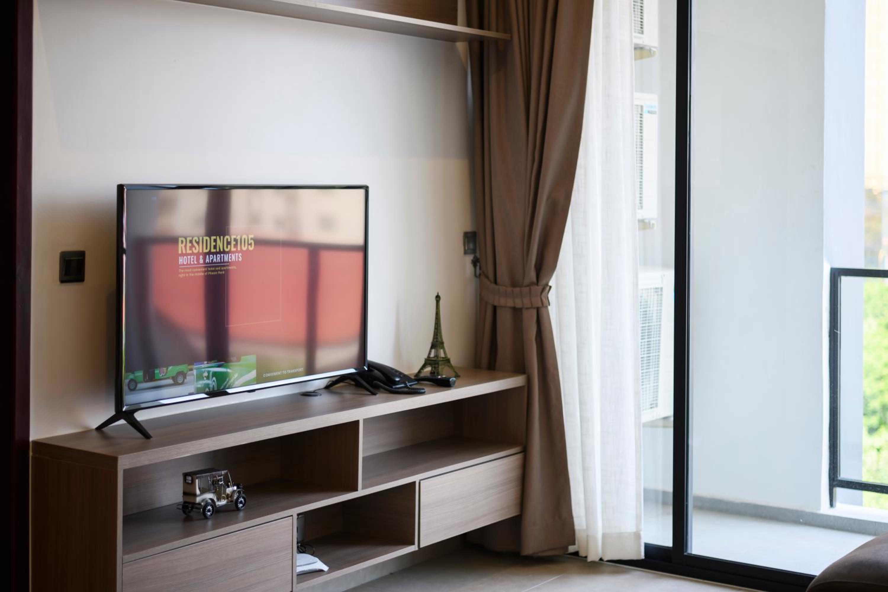 Three-Bedroom Suite - Photo 20