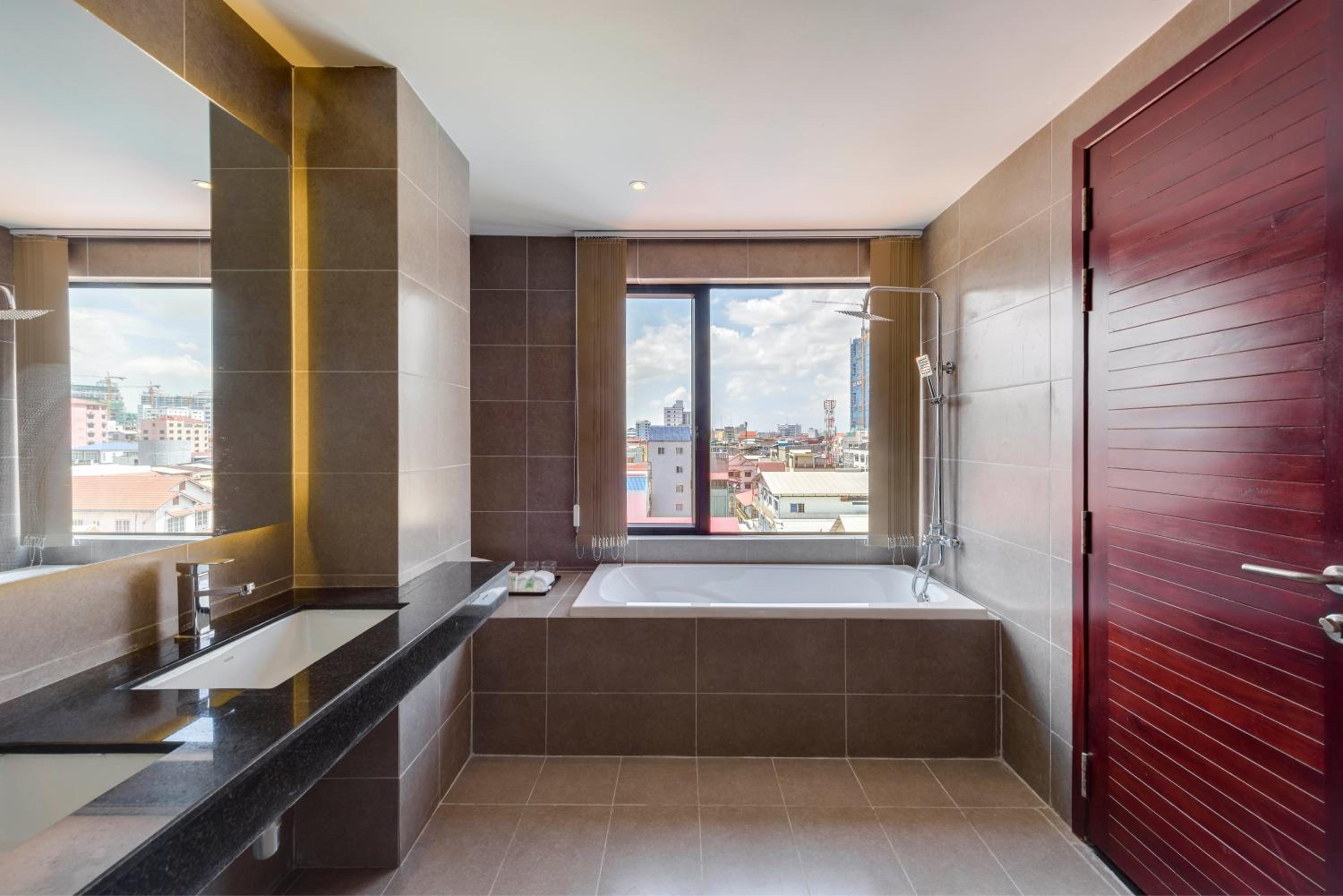 Three-Bedroom Suite - Photo 13