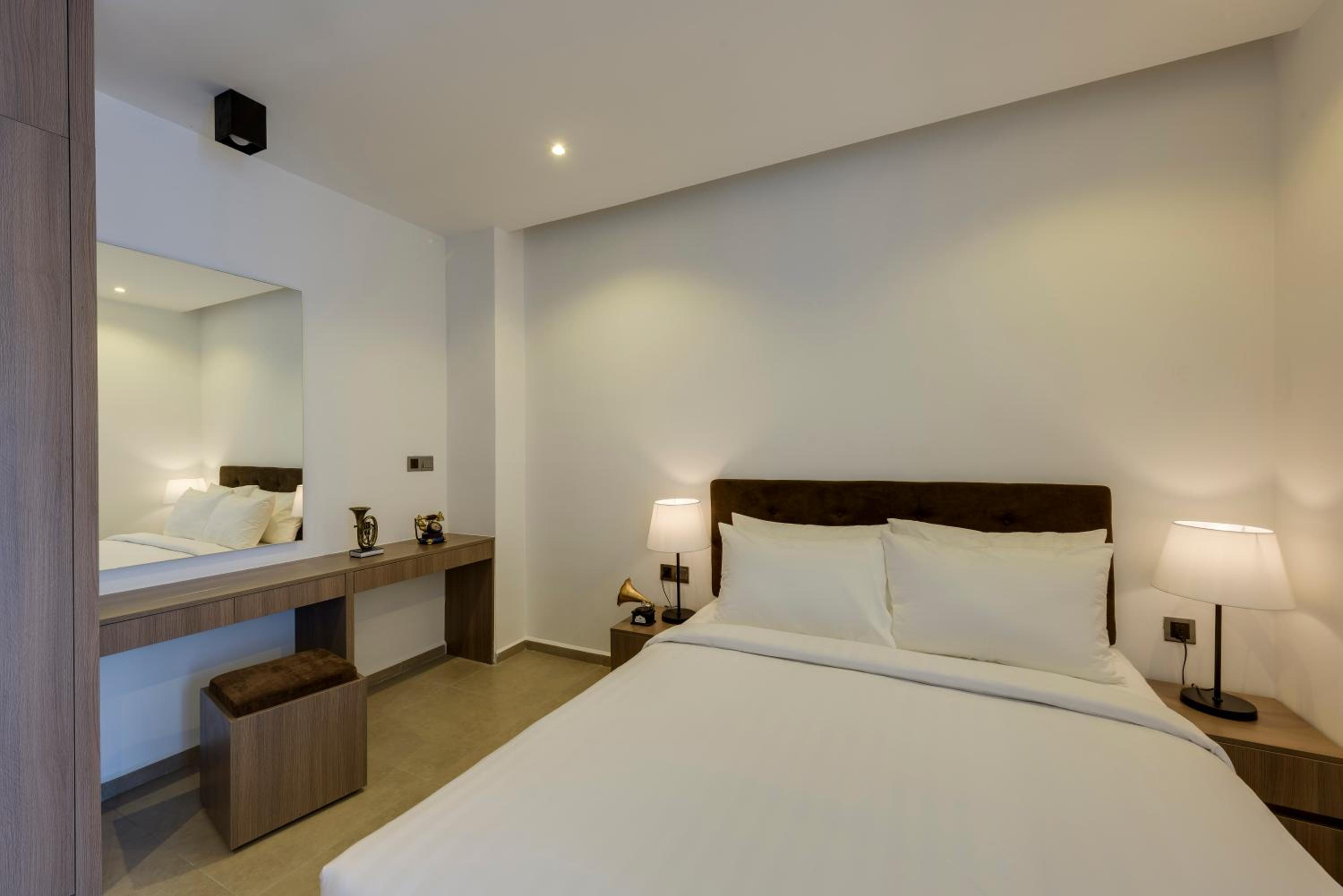 Three-Bedroom Suite - Photo 11