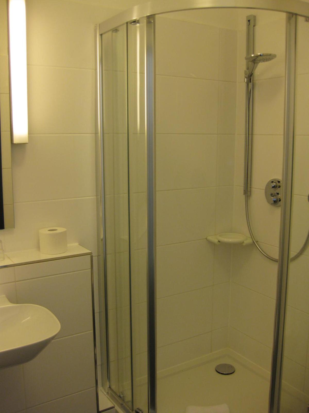 Economy Double Room photo 2