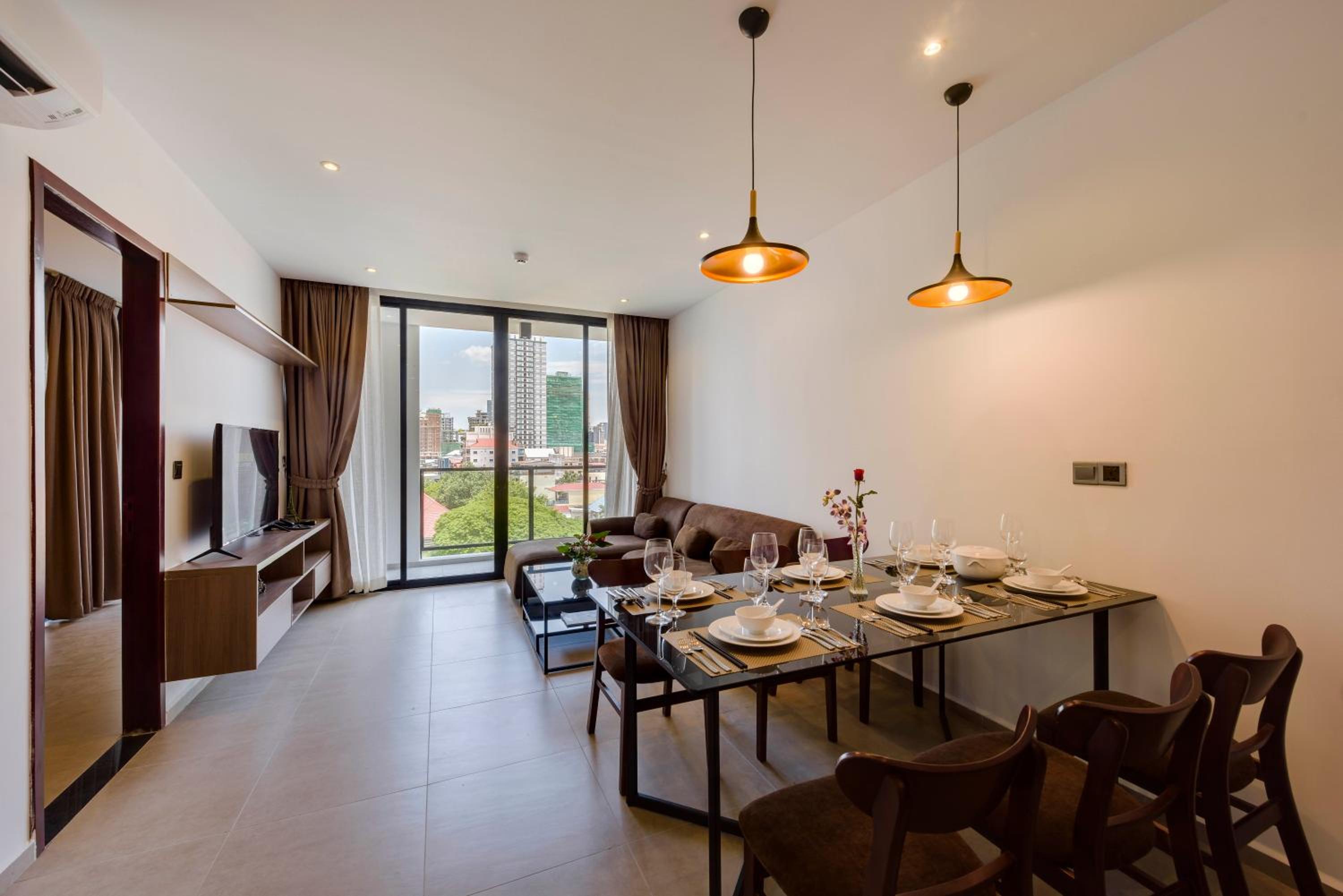 Three-Bedroom Suite - Photo 2