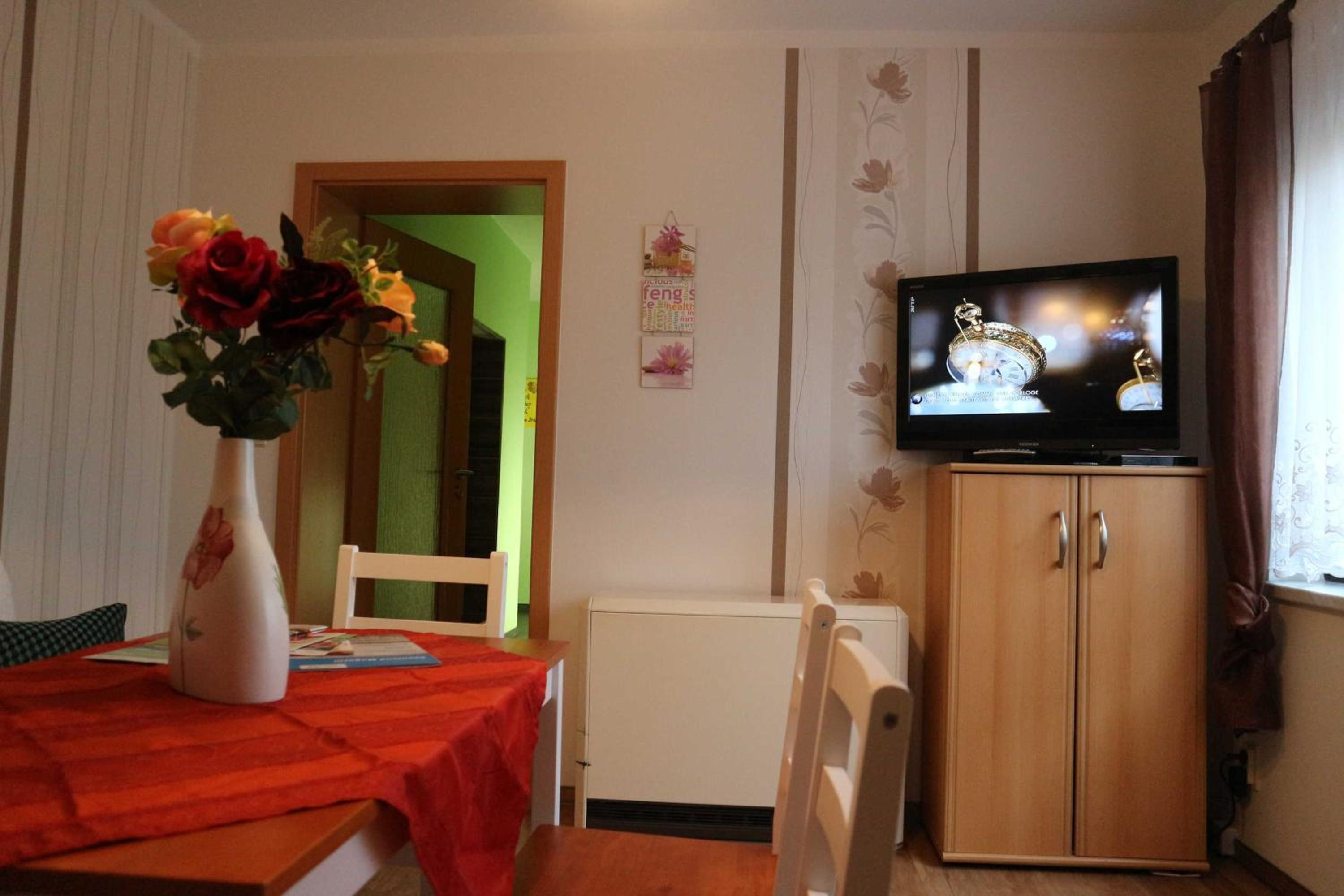 One-Bedroom Apartment with Shower - Photo 21