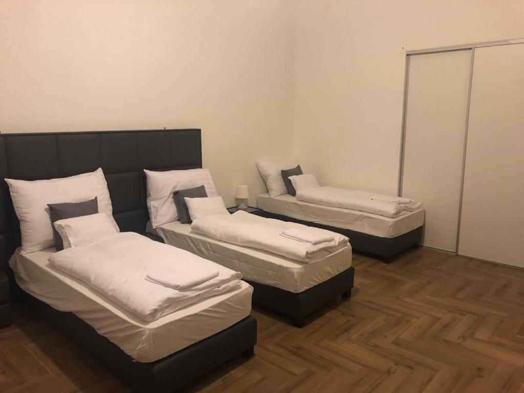 Two-Bedroom Apartment - Photo 3