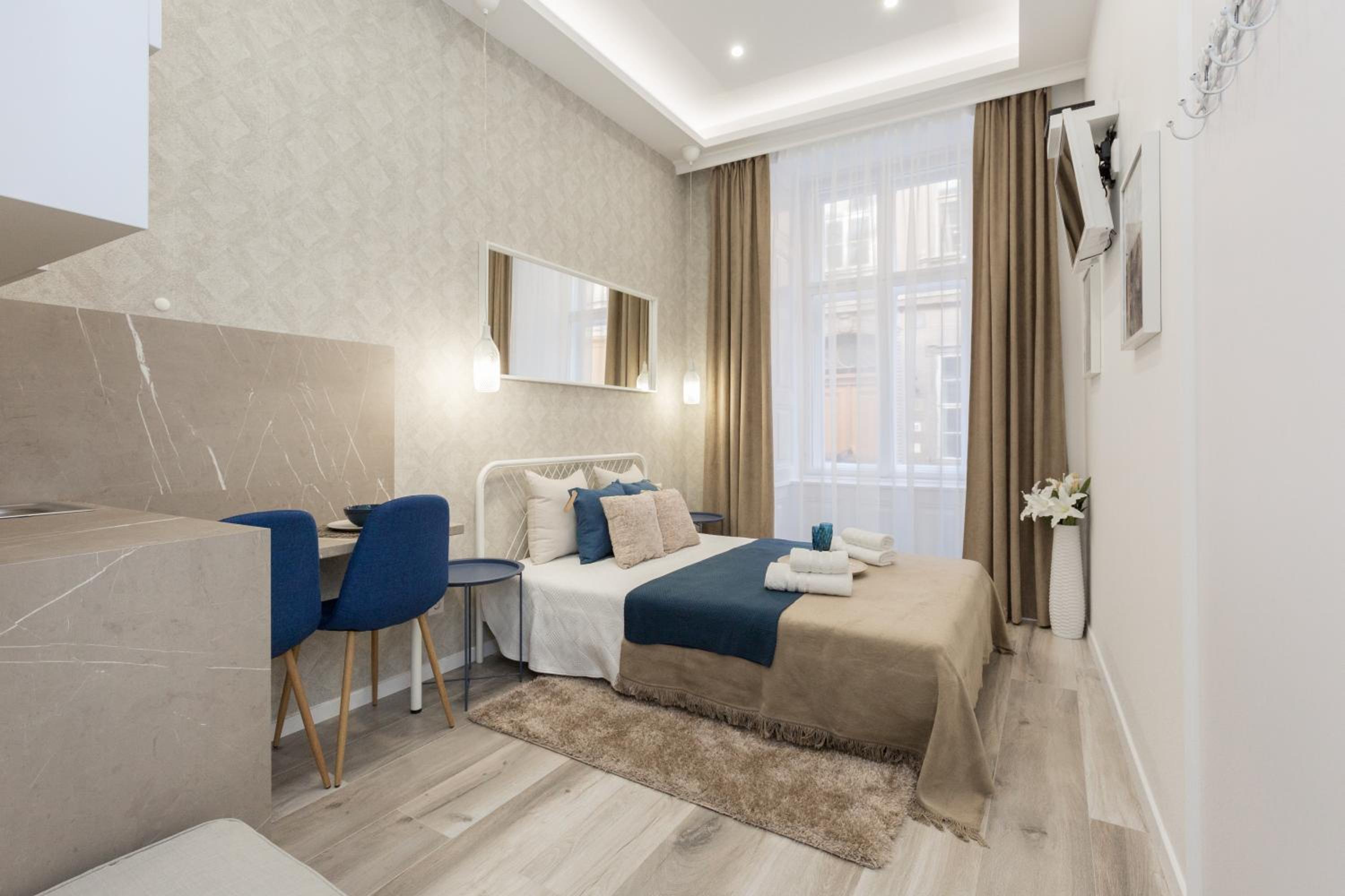Deluxe Room - Photo 1