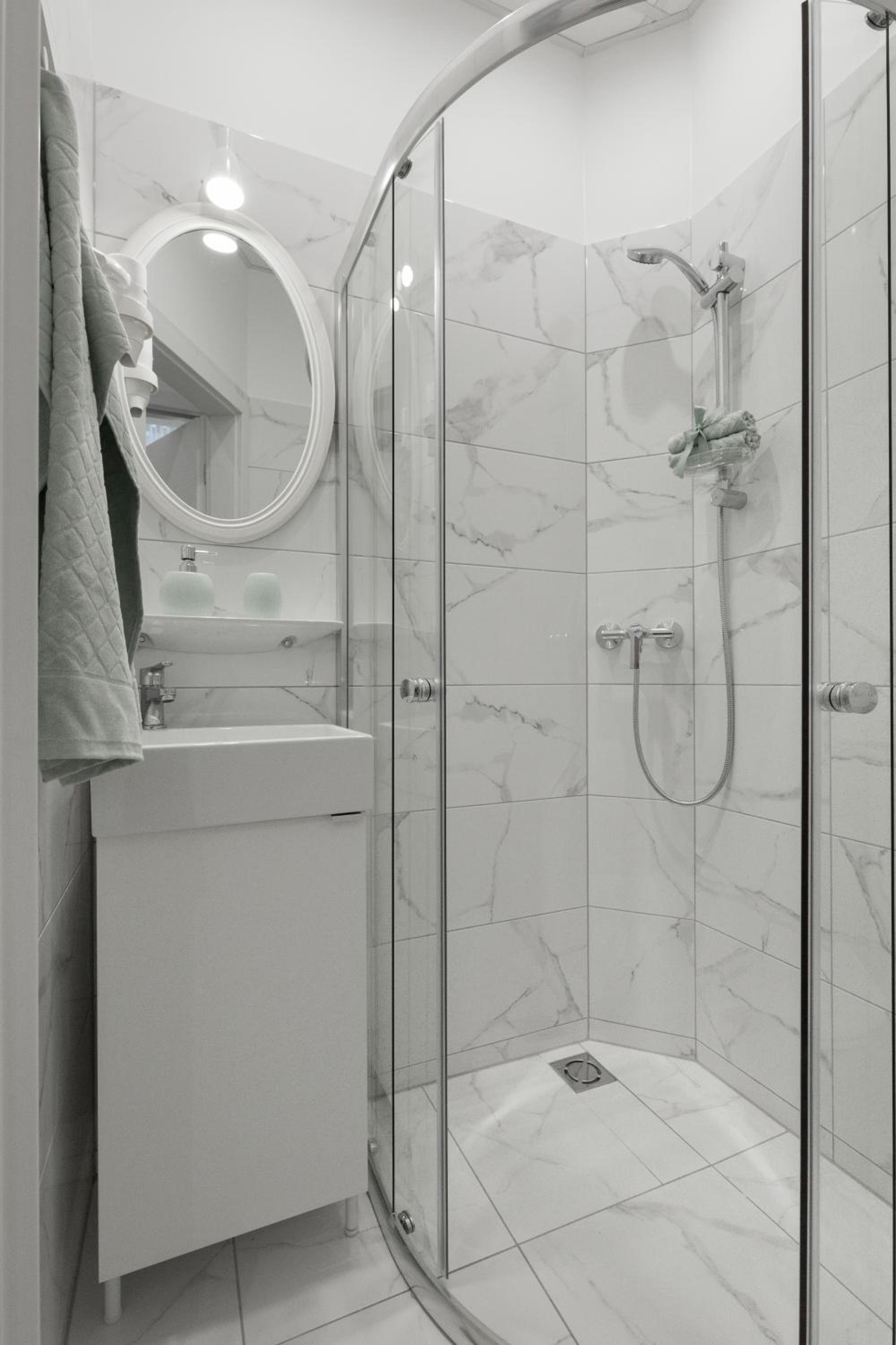 Deluxe Room - Photo 11