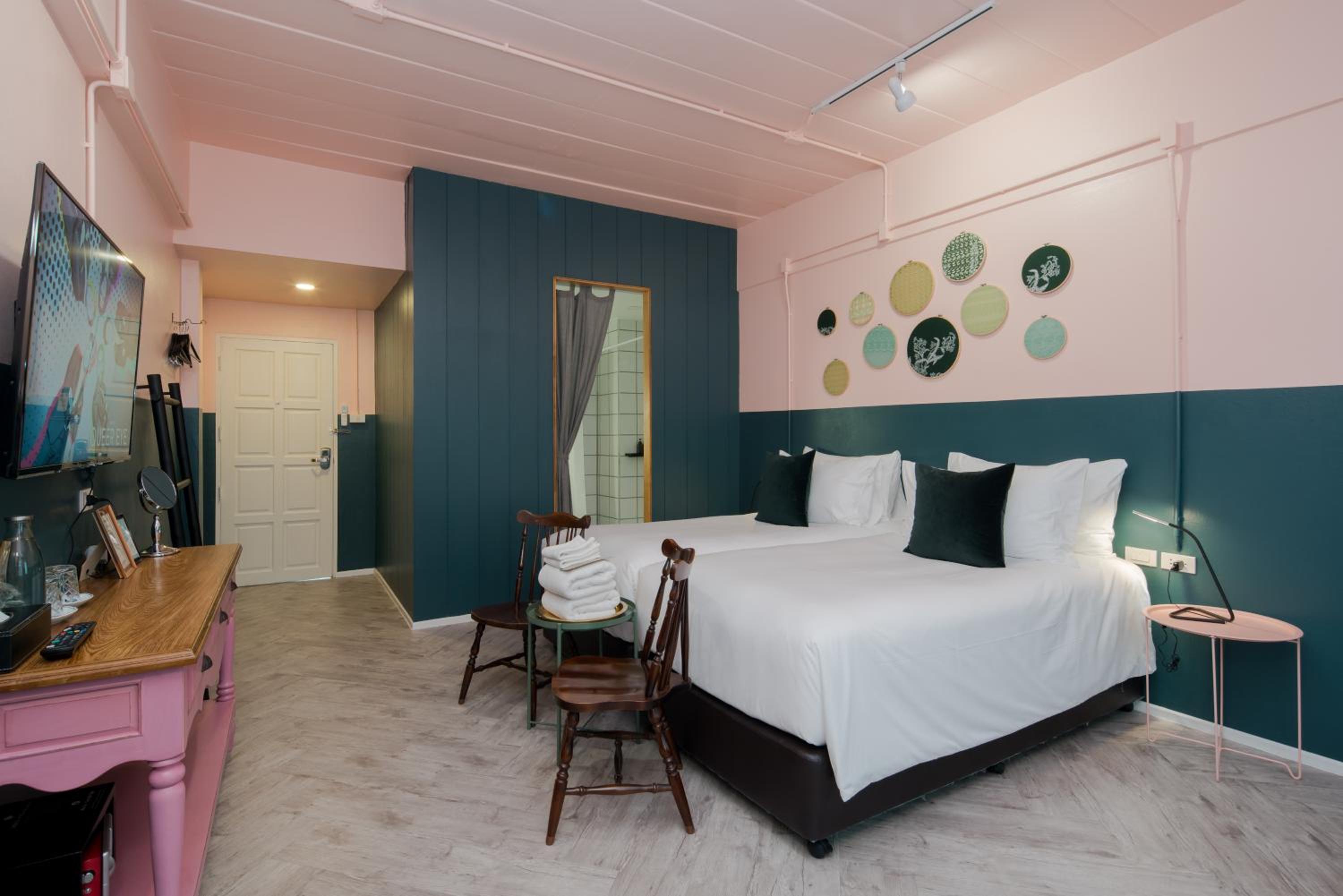 Deluxe Twin Room - Photo 9