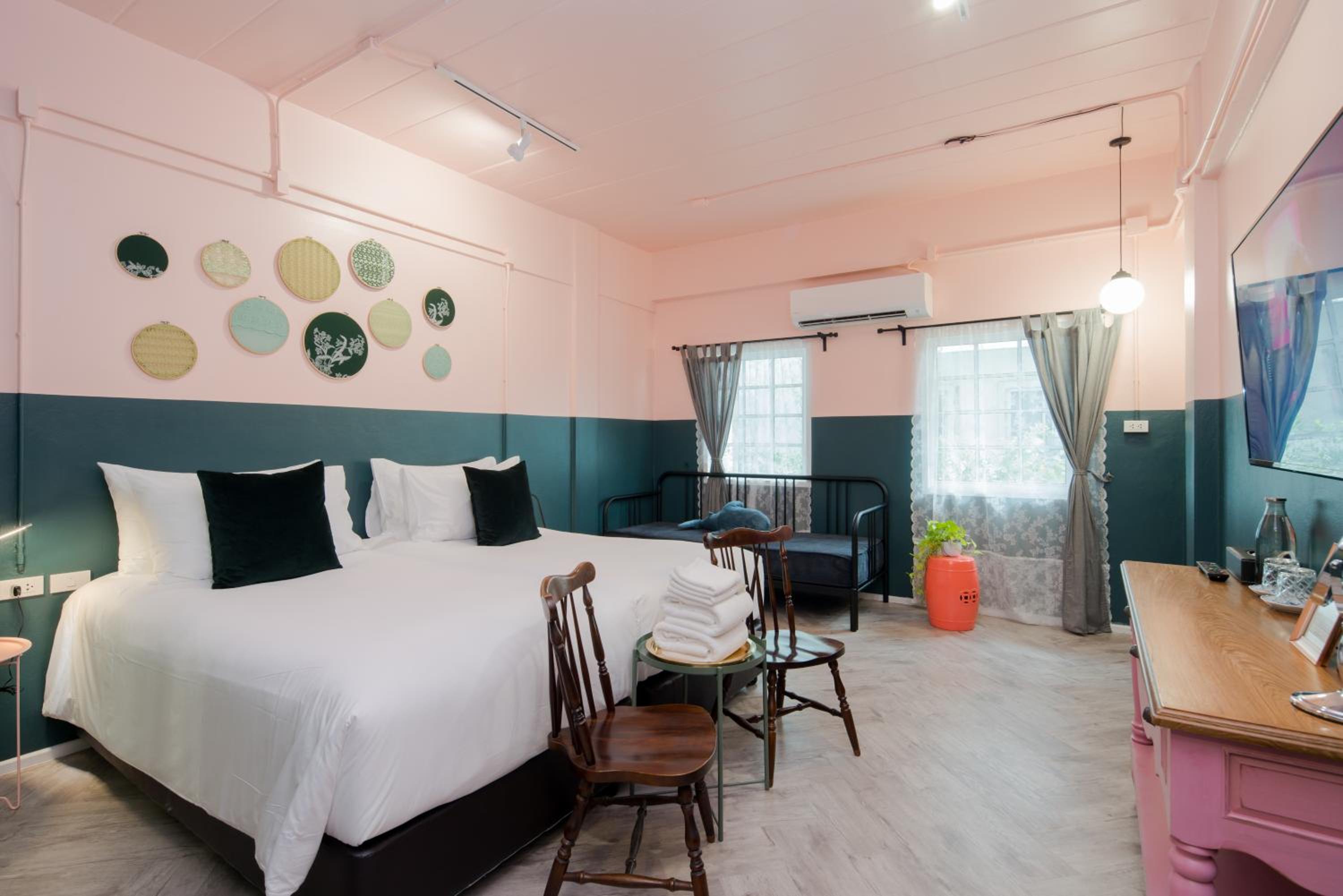 Deluxe Twin Room - Photo 10
