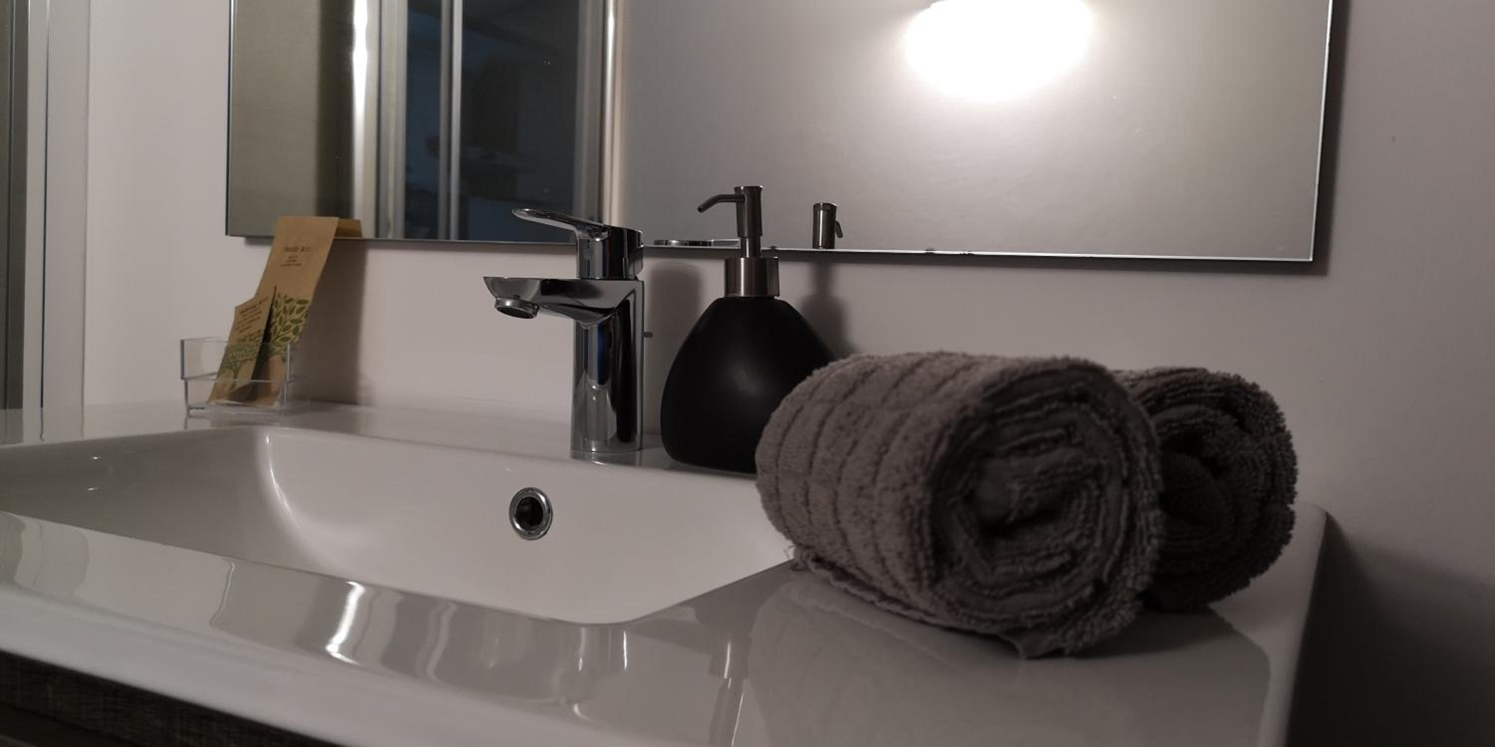 Studio Apartment - Photo 2