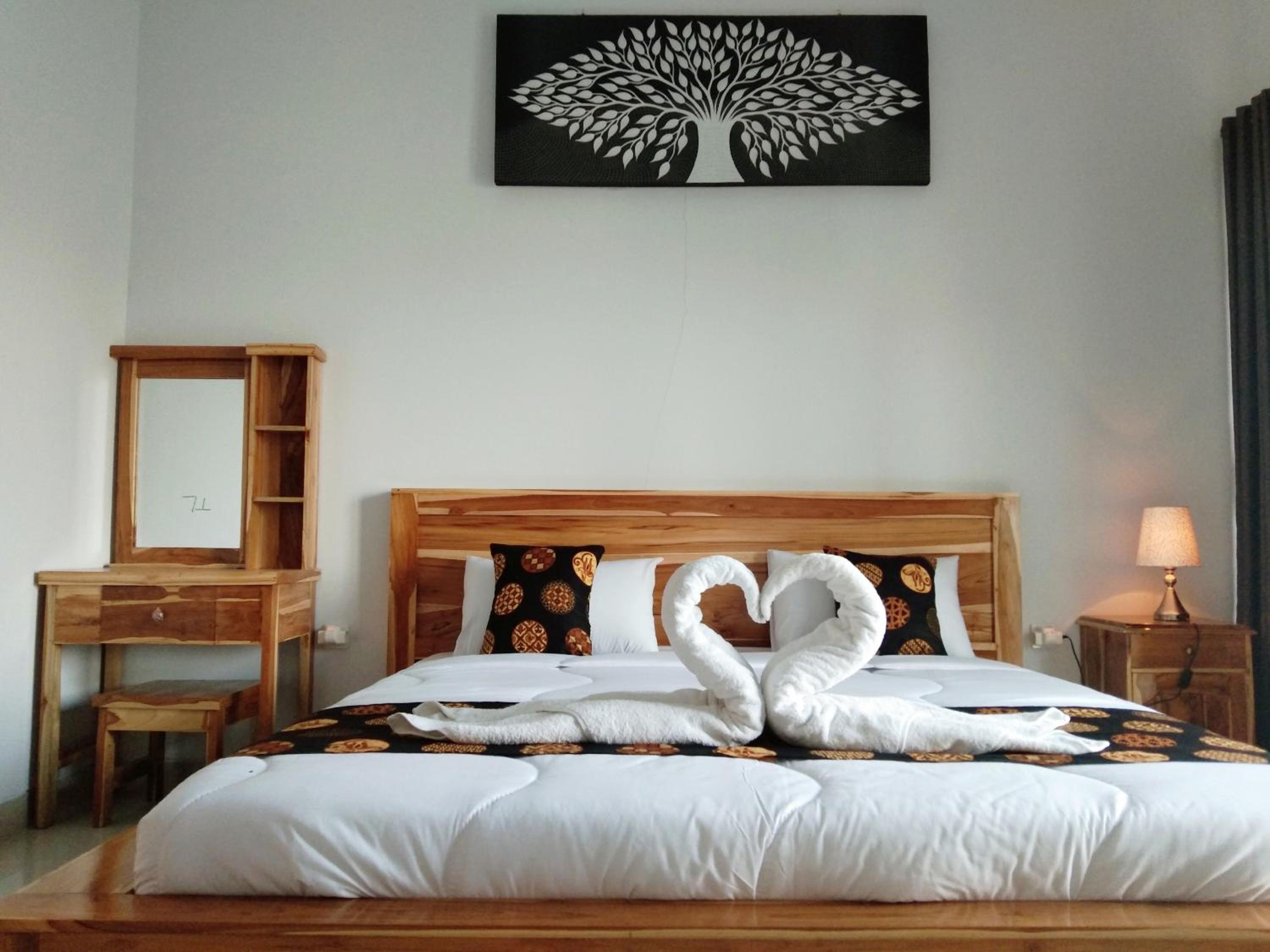King Room with Garden View - Photo 9