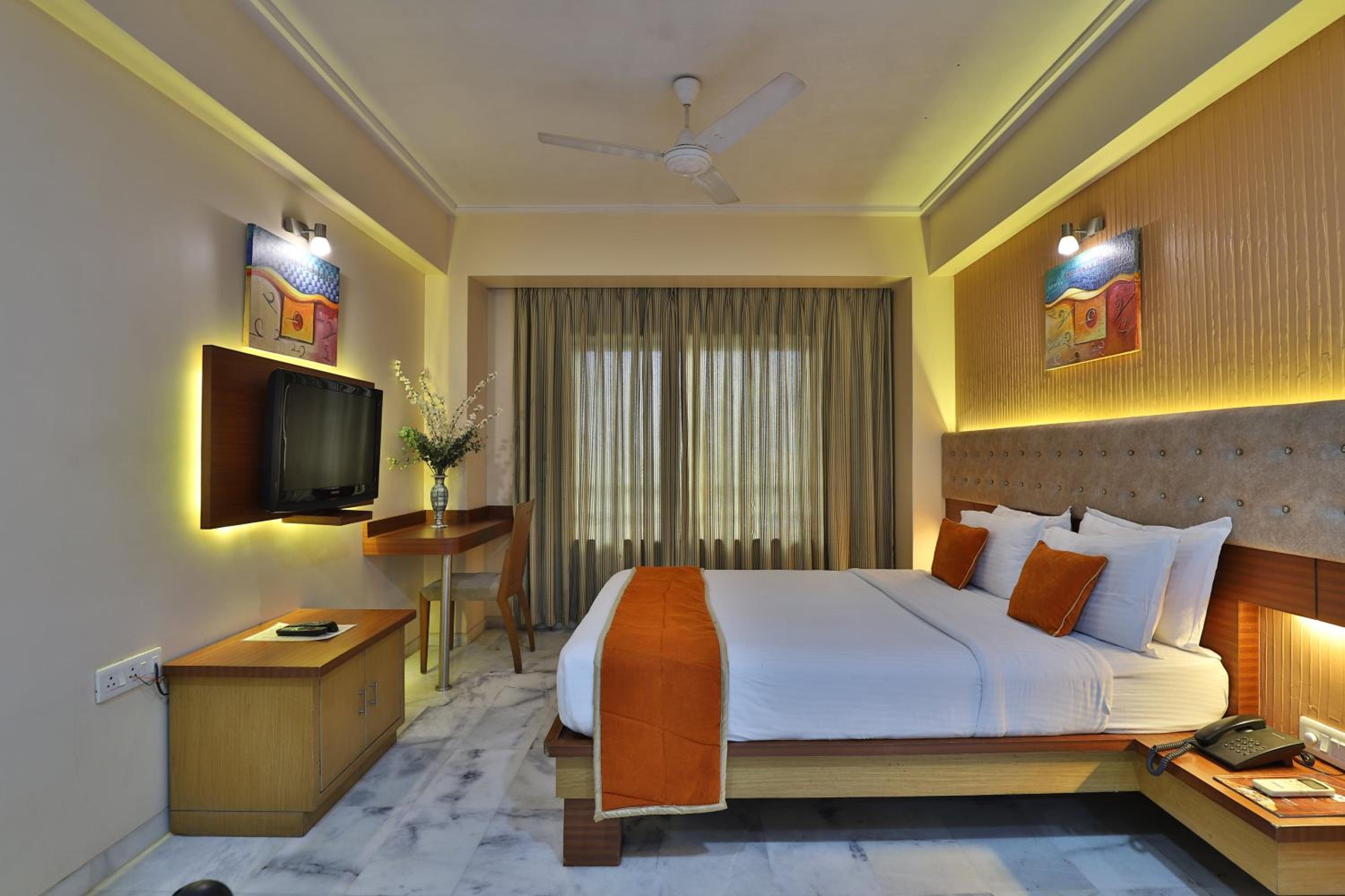Deluxe Room - Photo 1