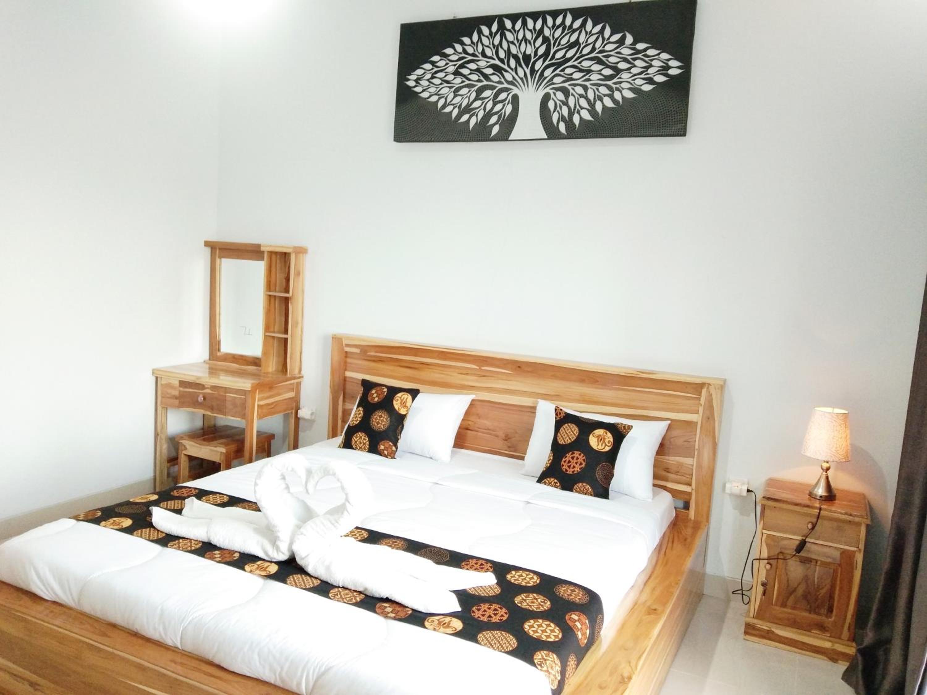 King Room with Garden View - Photo 8
