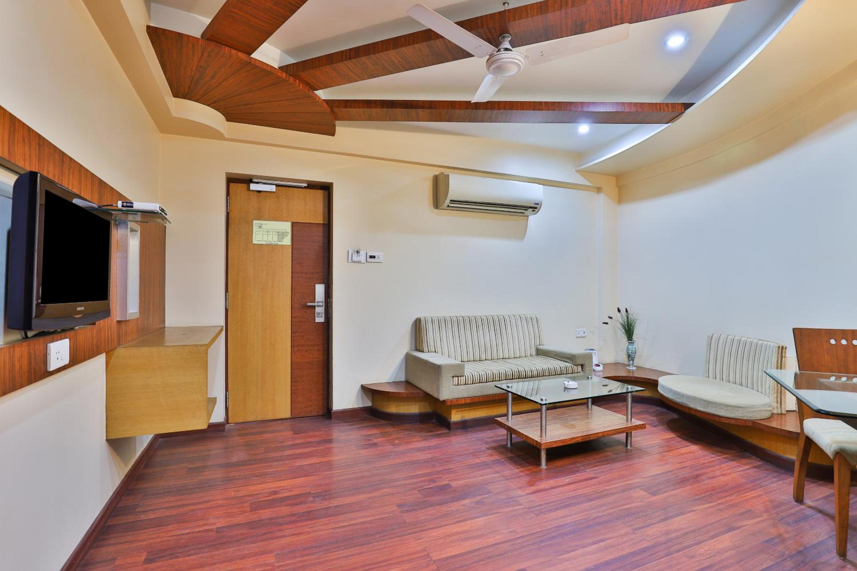 Suite - Photo 4