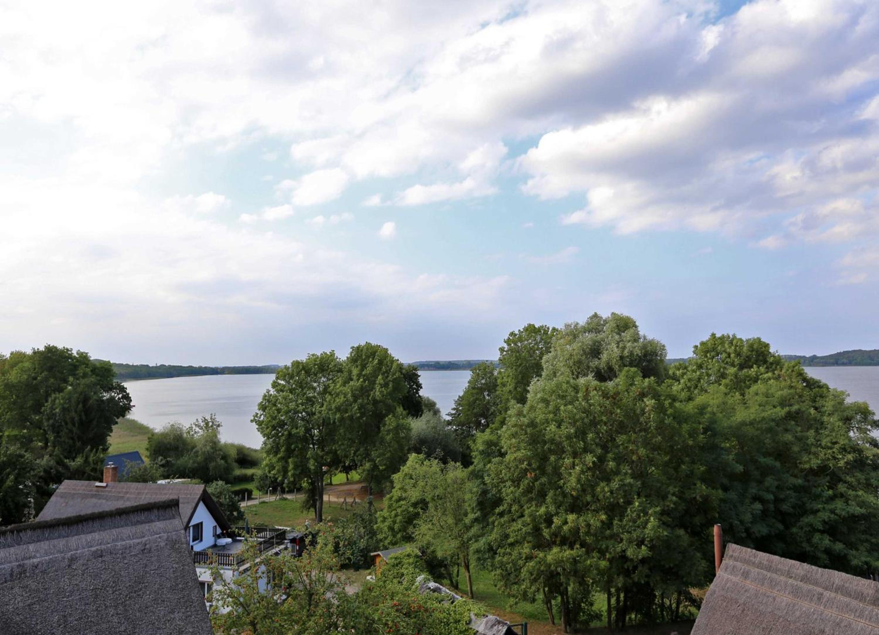Two-Bedroom Apartment with Balcony photo 2