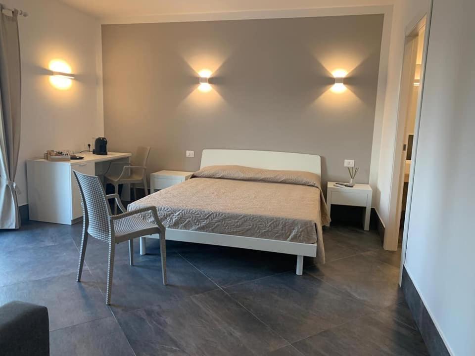Quadruple Room - Photo 12