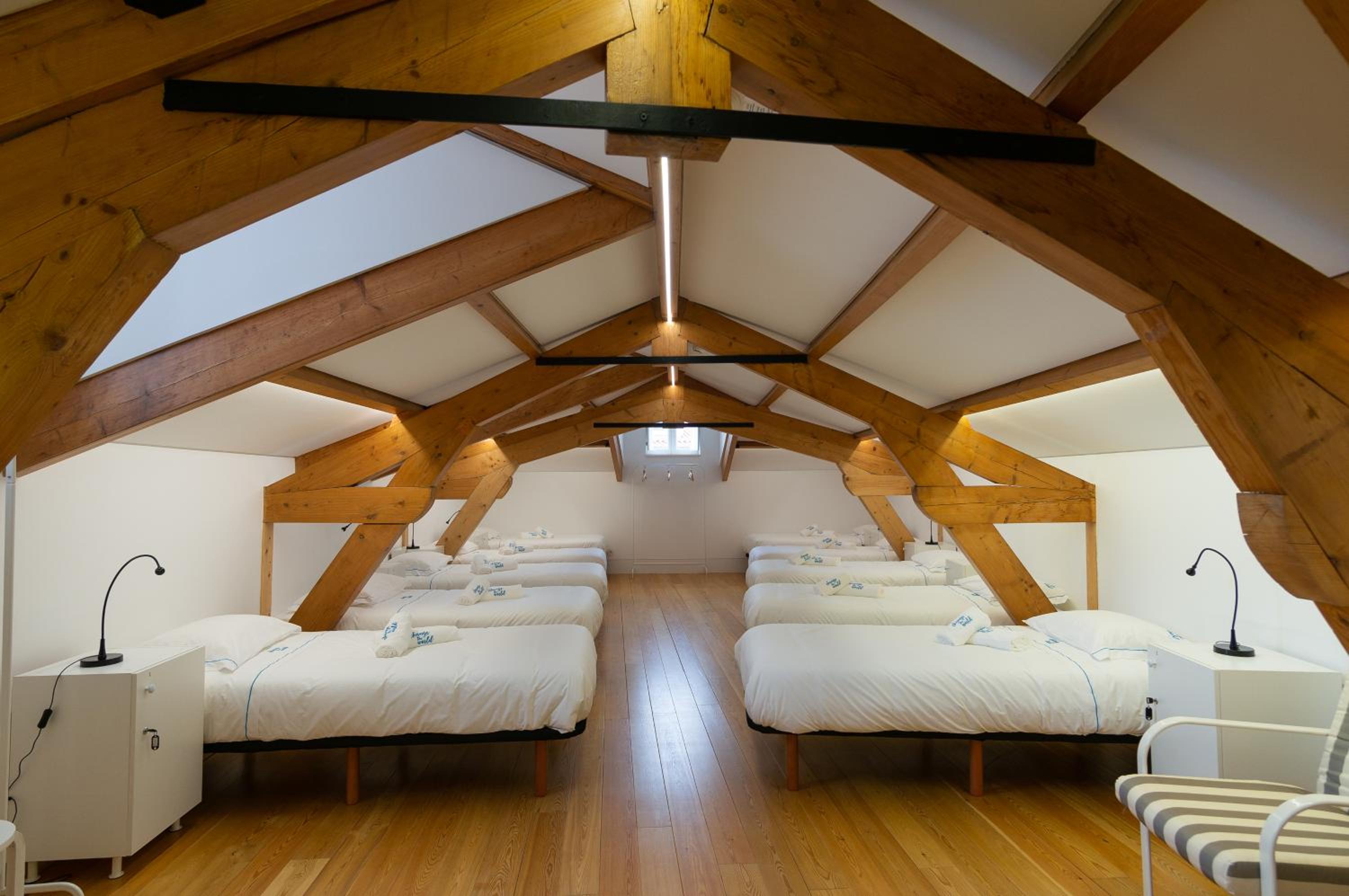 Single Bed in 10-Bed Mixed Dormitory Room photo 1