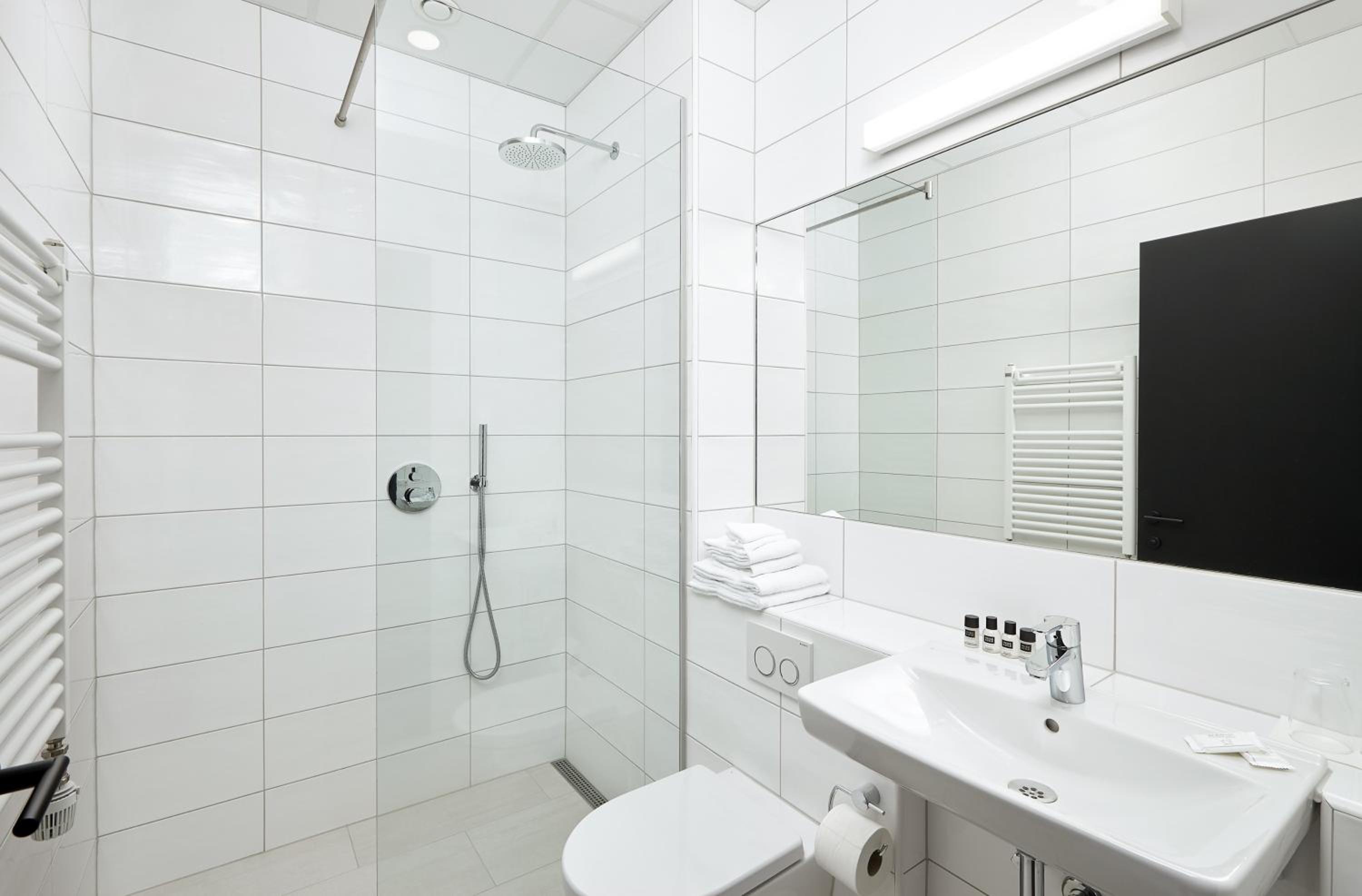 Superior Double or Twin Room with View - Photo 6
