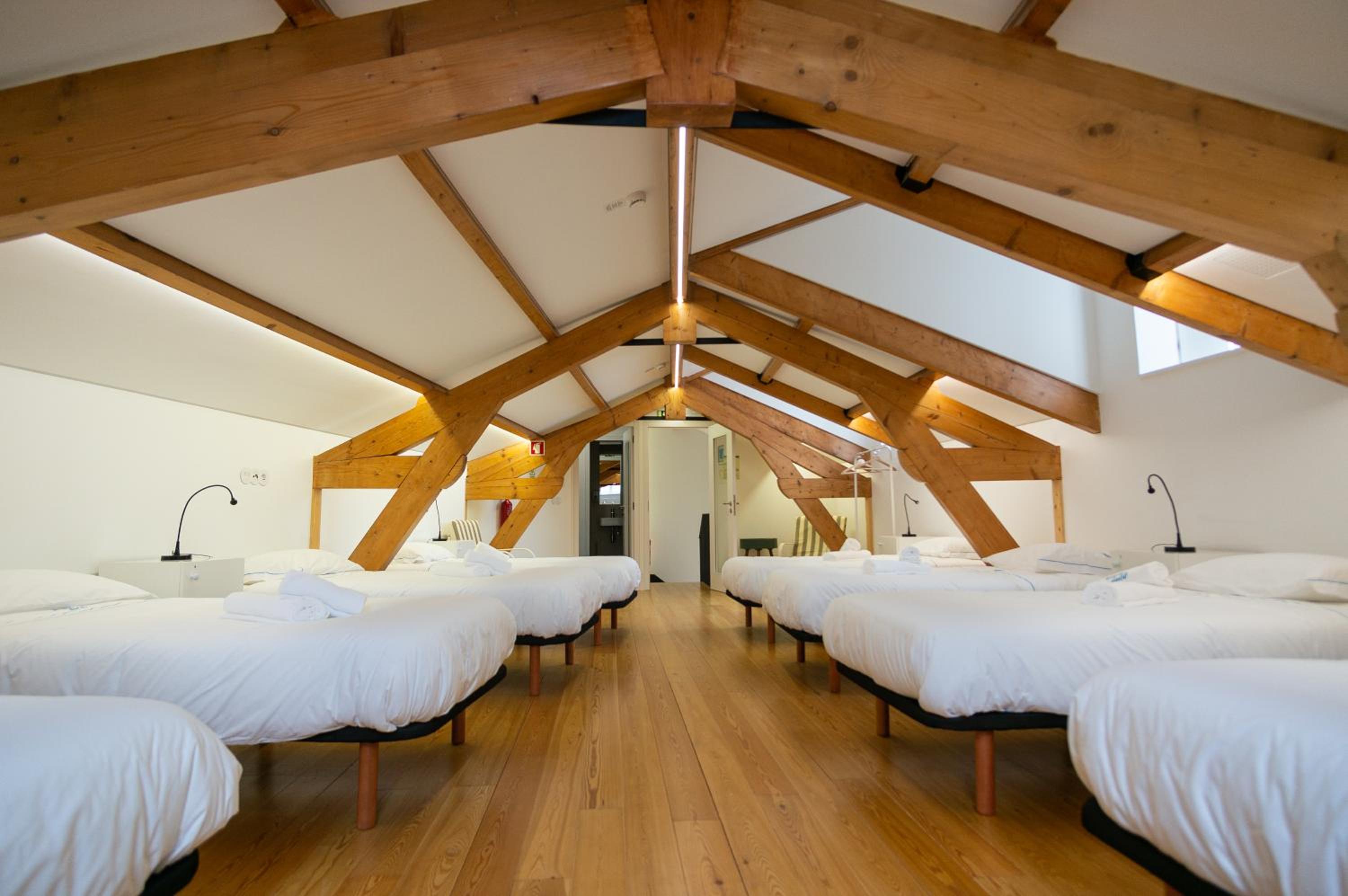 Single Bed in 10-Bed Mixed Dormitory Room photo 2