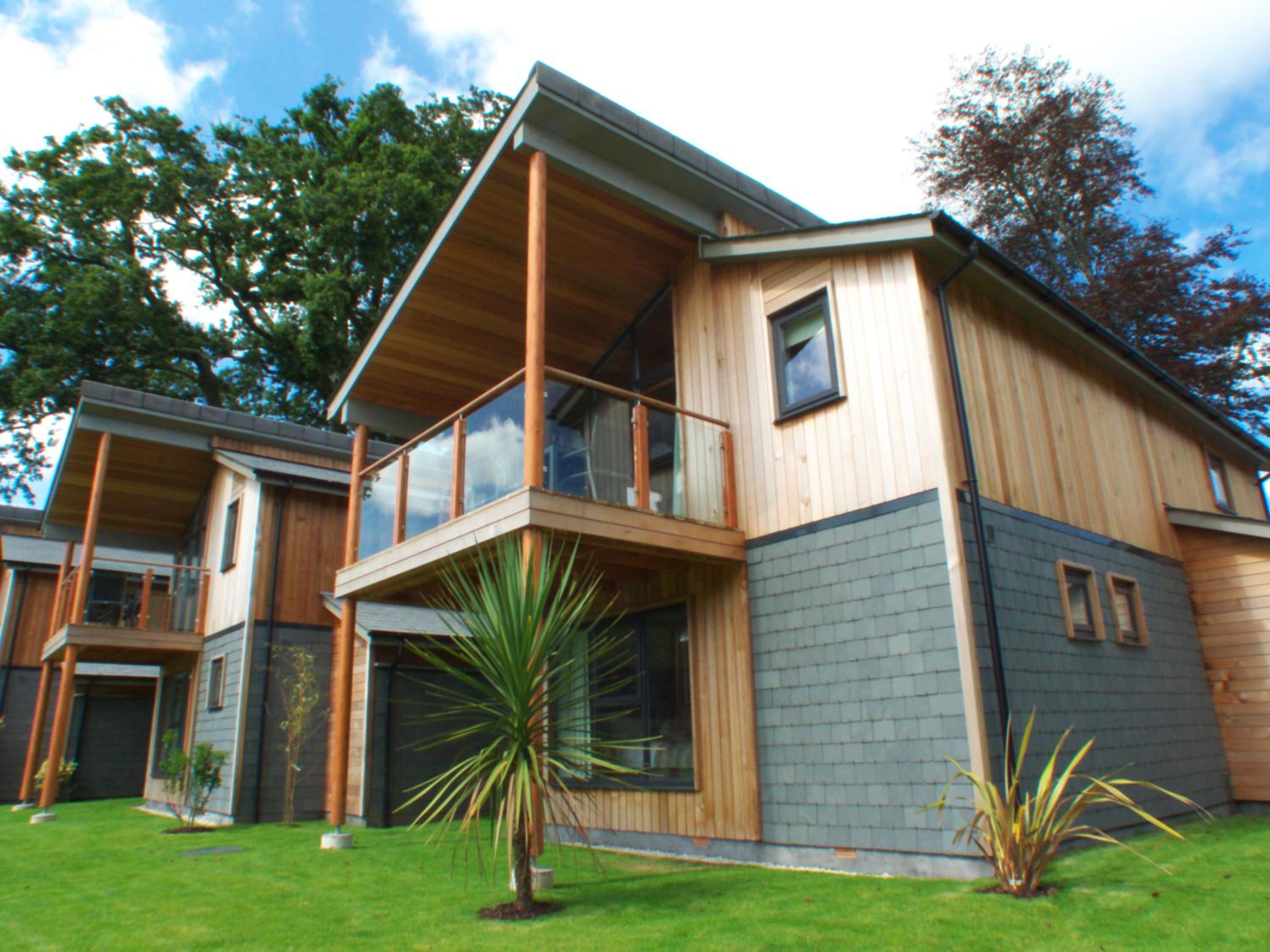Three-Bedroom Lodge with Hot Tub