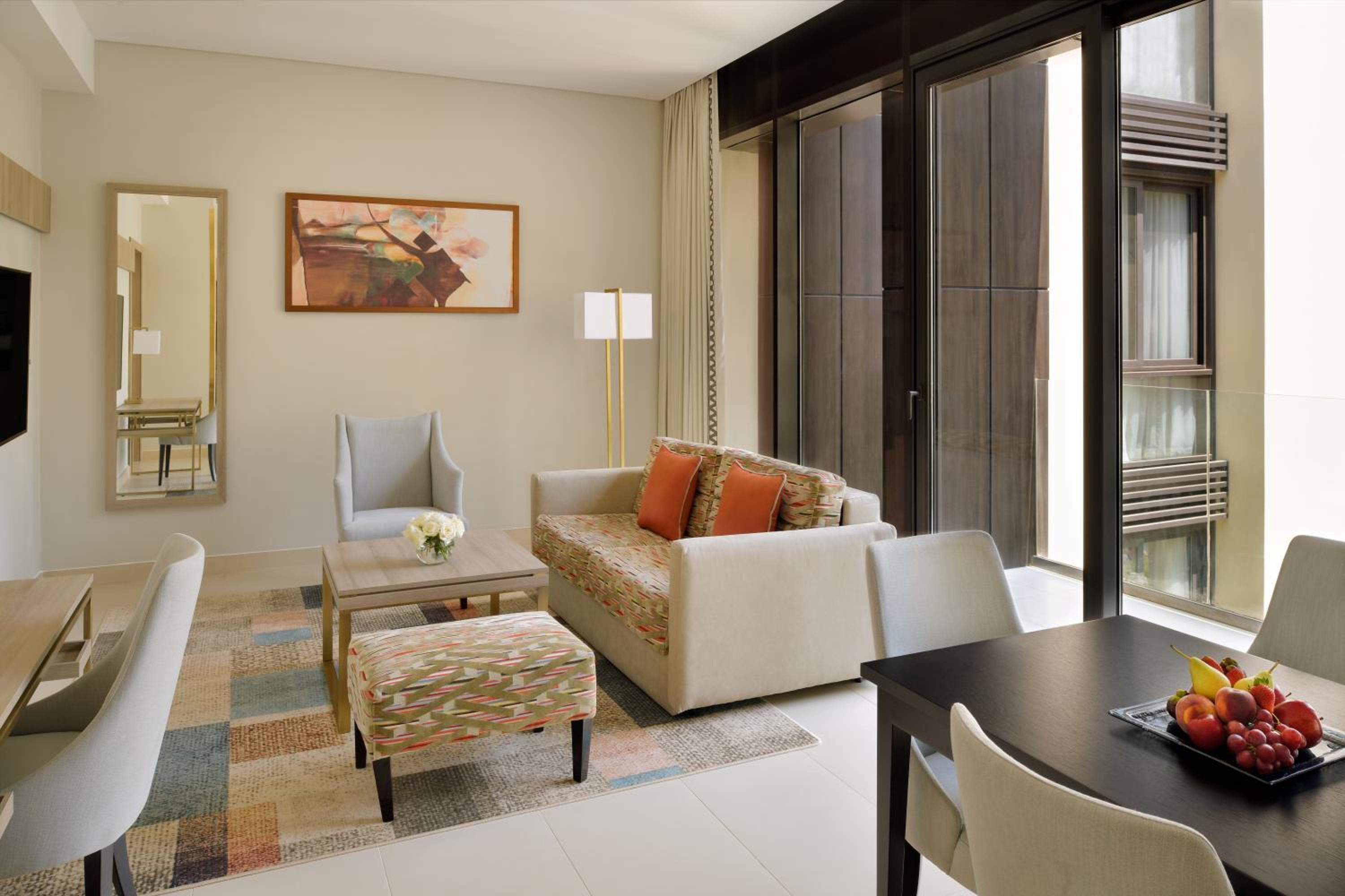 Deluxe King Suite with City Side View