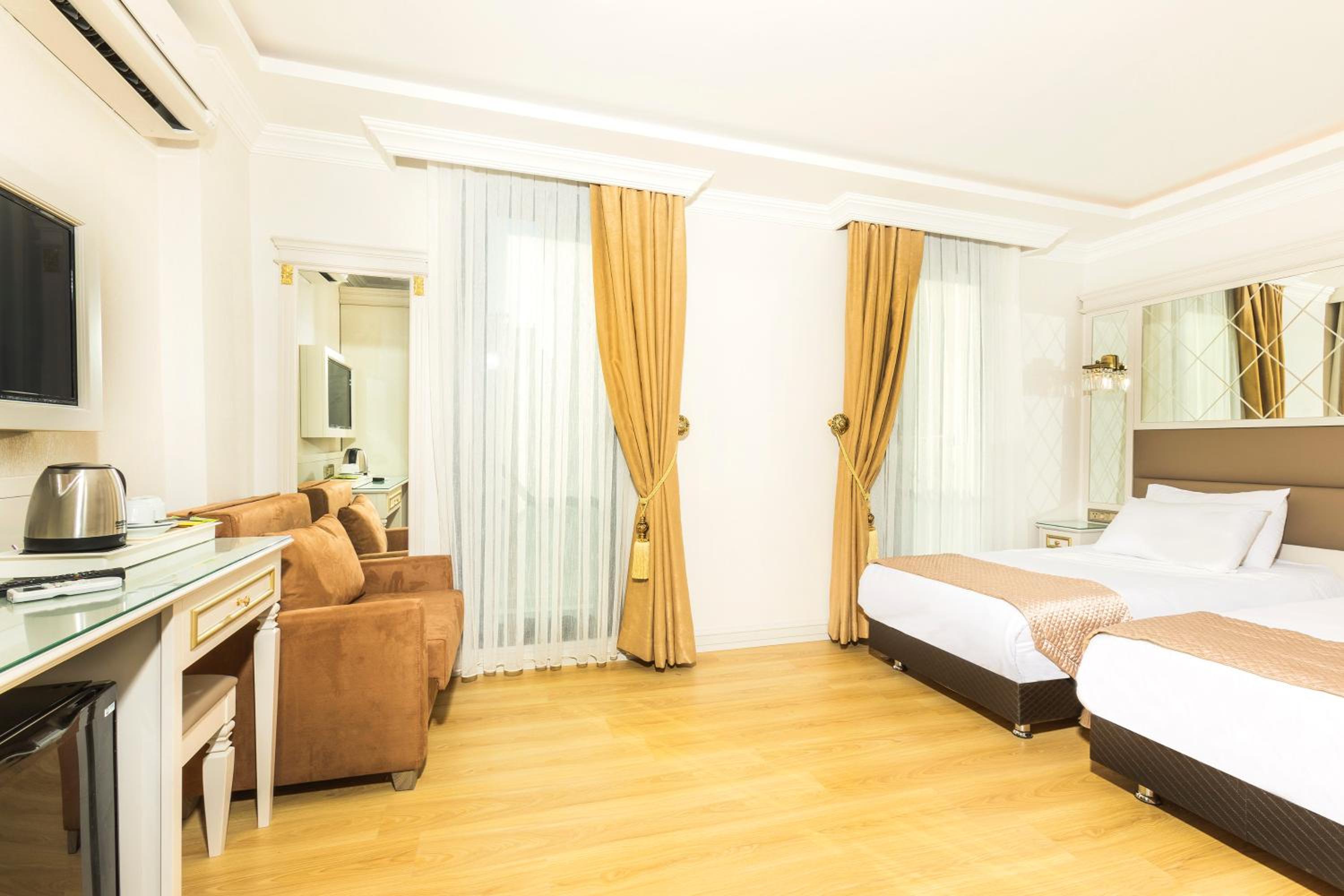 Standard Double or Twin Room photo 3