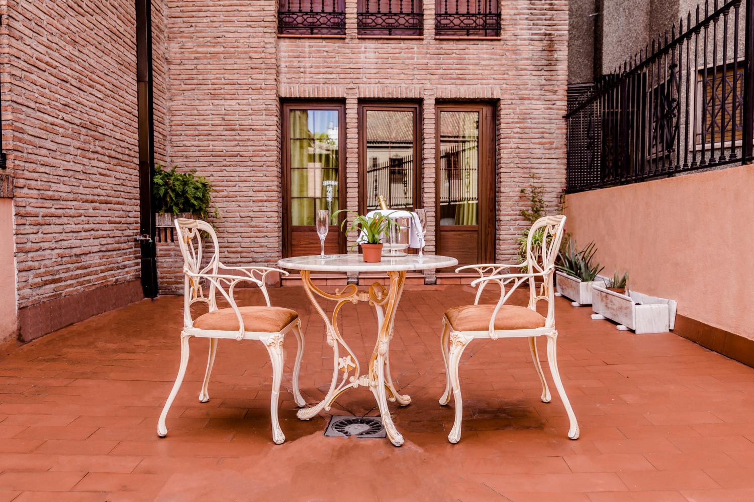 Superior Double Room with Terrace - Photo 10