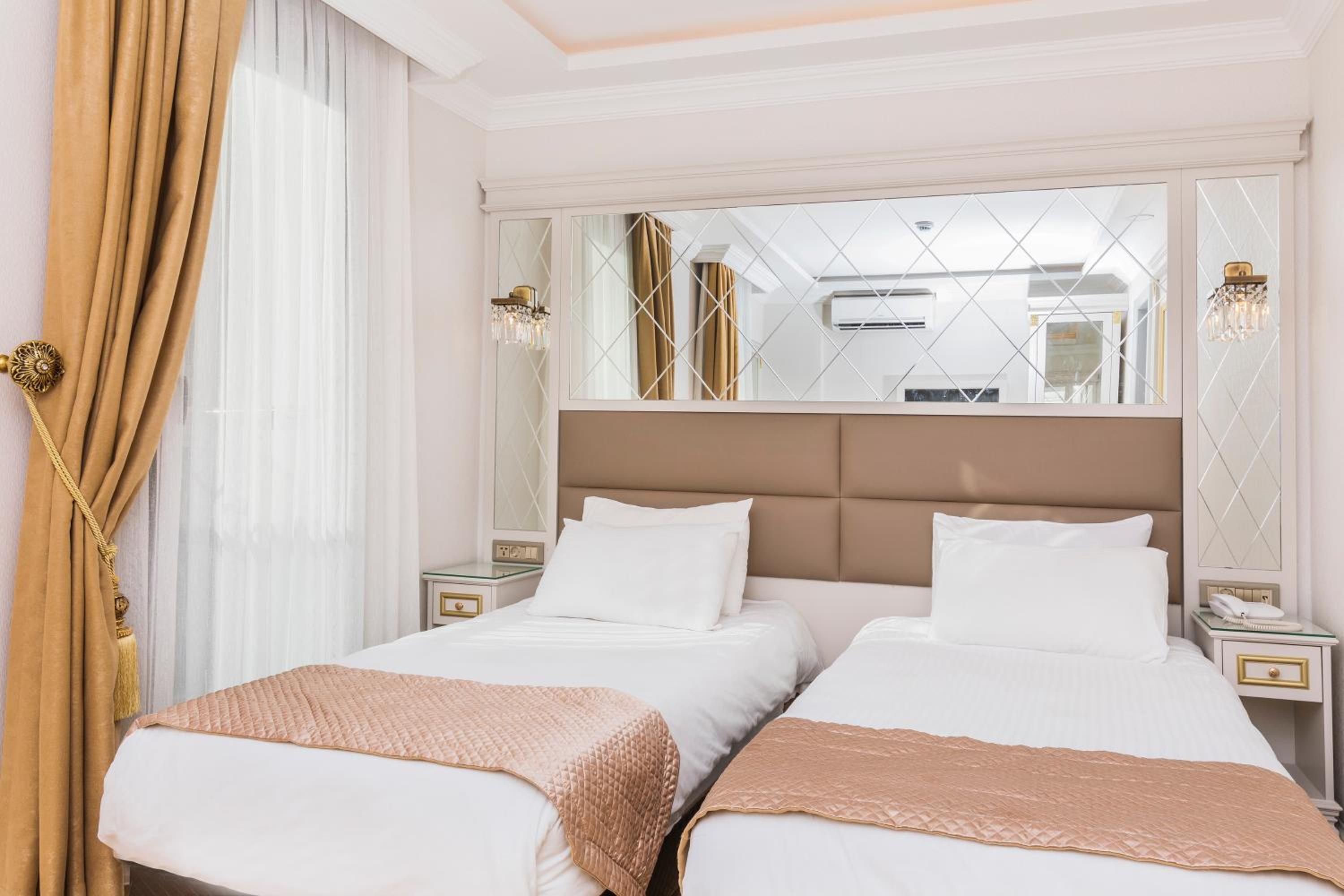 Standard Double or Twin Room photo 3
