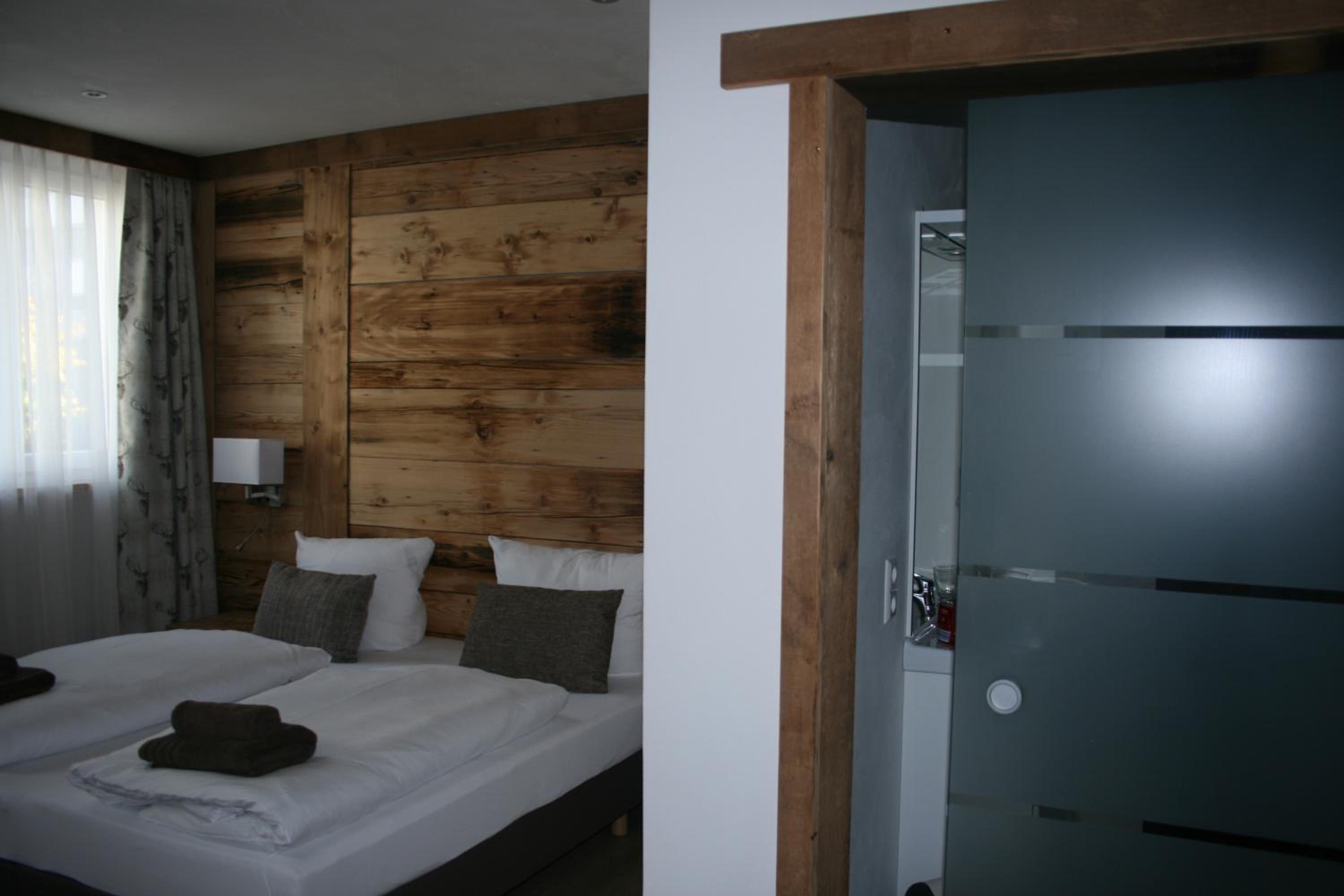 Standard Double Room photo 3