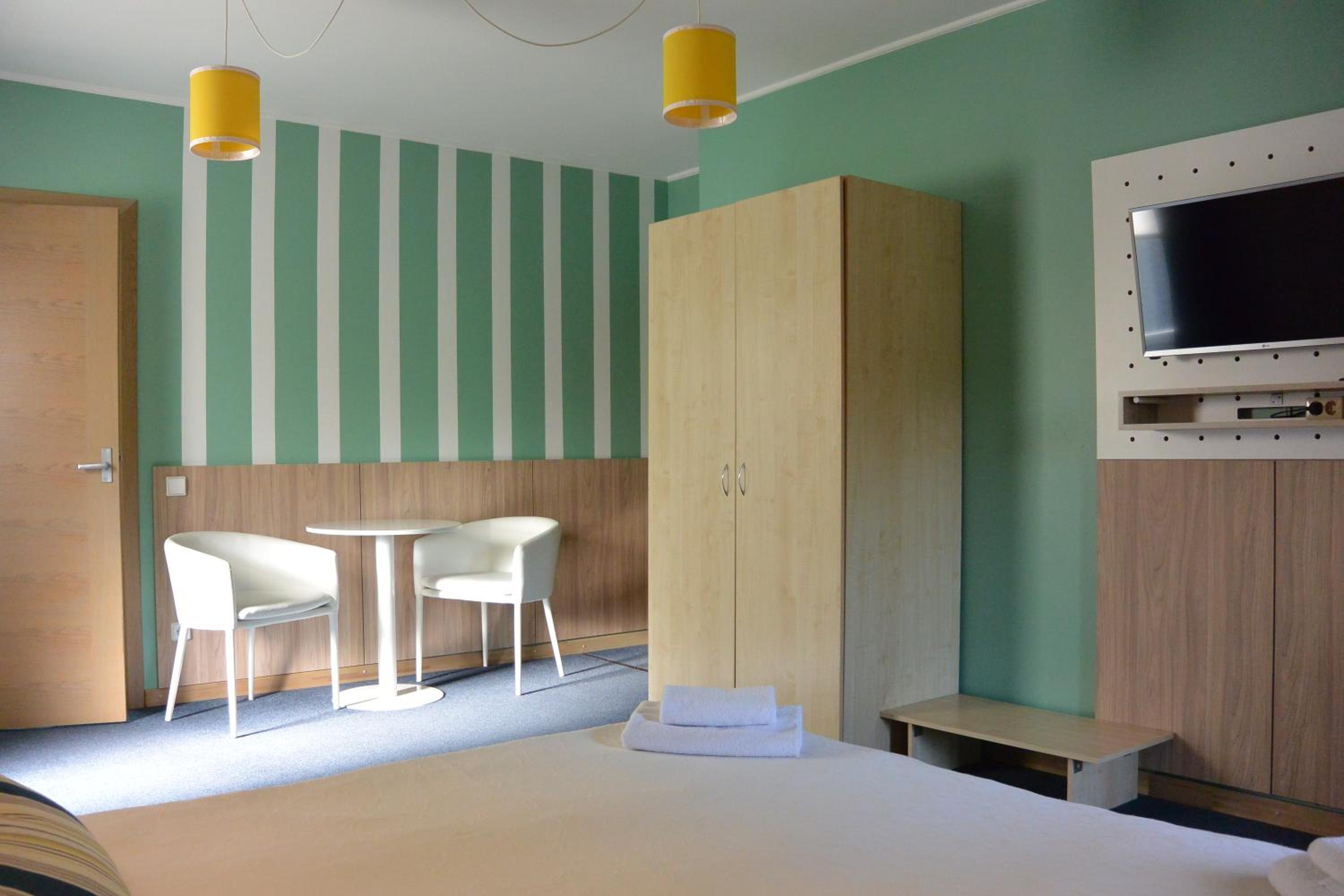 Twin/Double Room with balcony - Photo 5