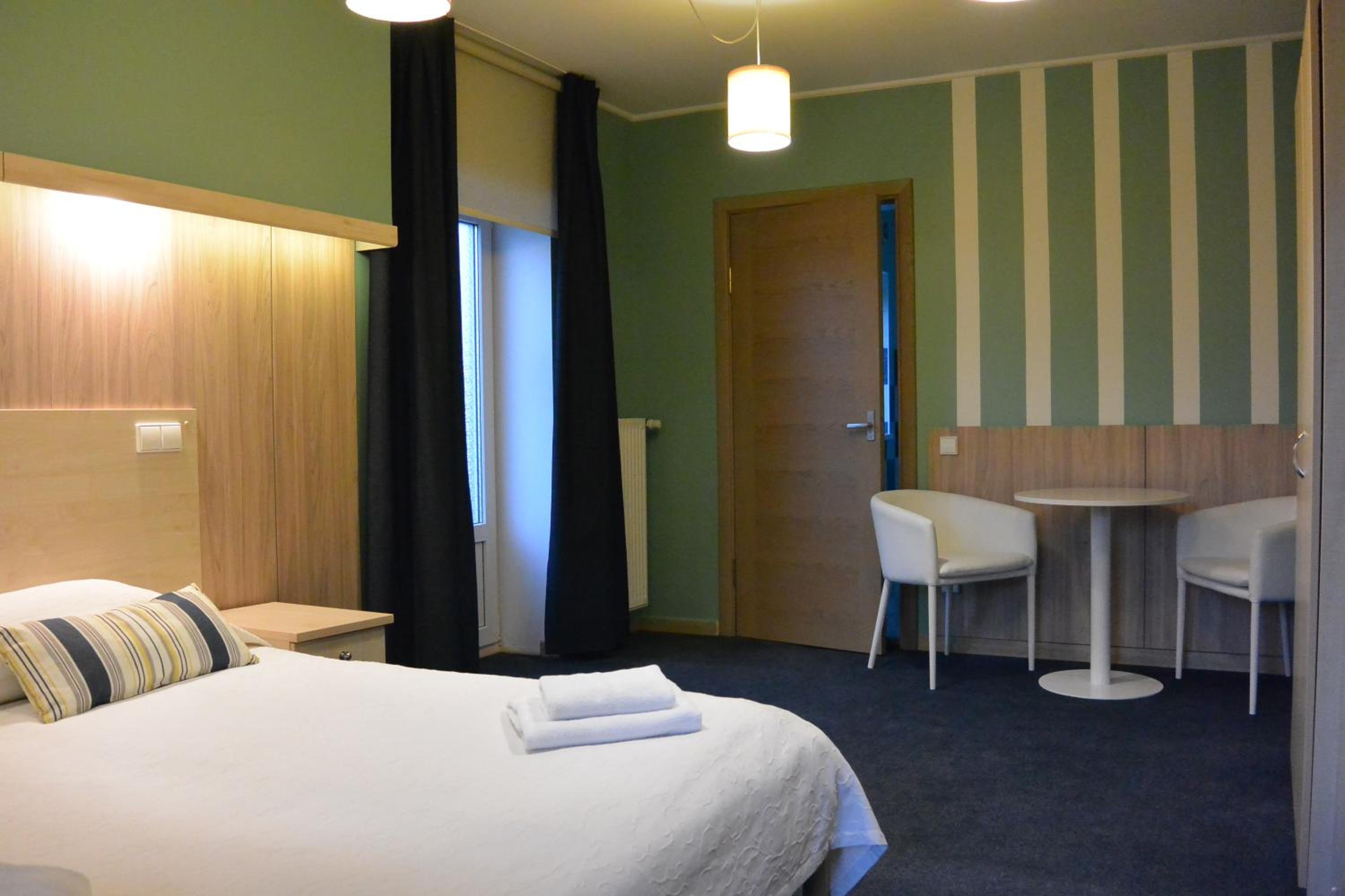 Twin/Double Room with balcony - Photo 6