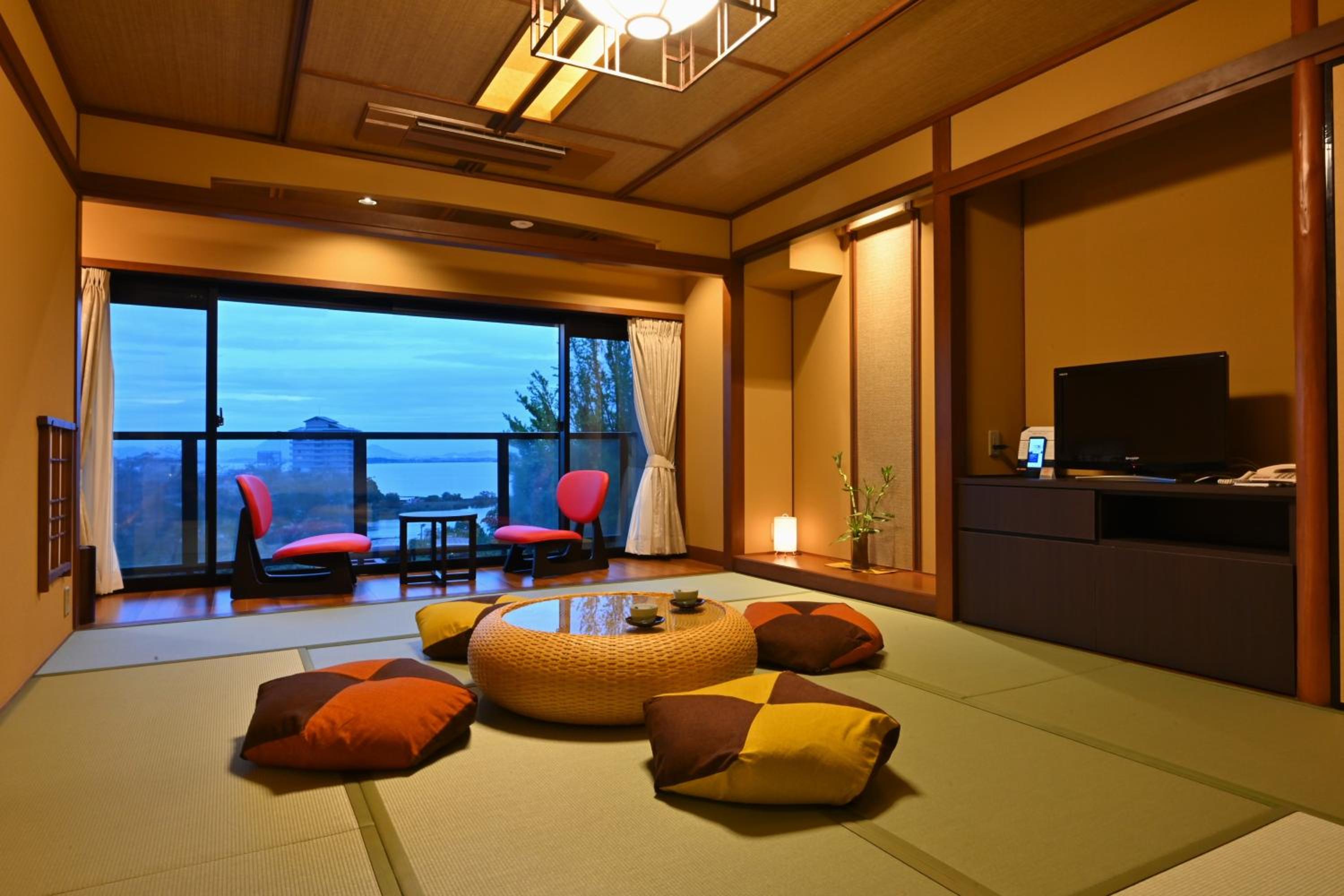 Room with Tatami Area - Photo 1