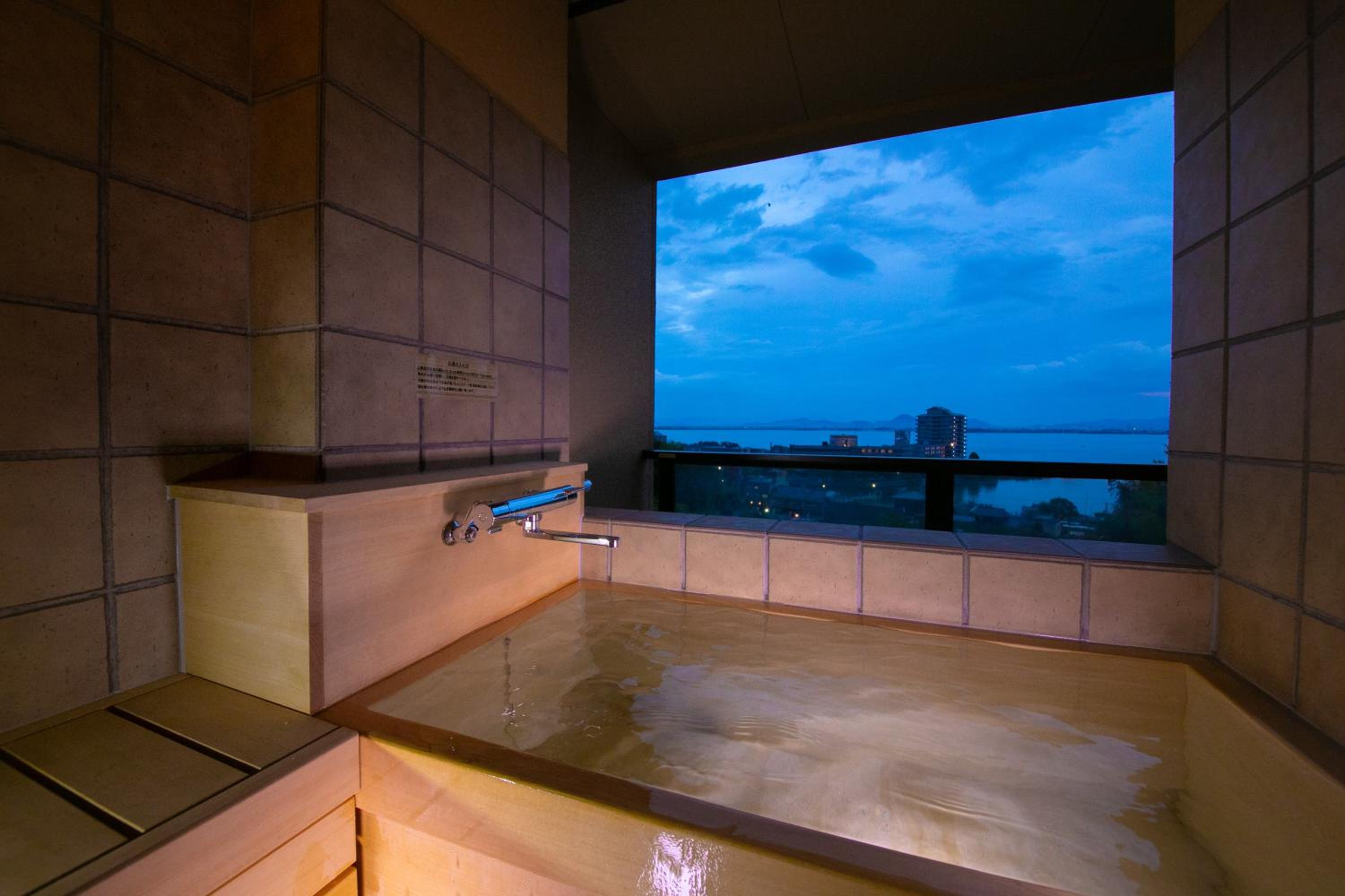 Room with Tatami Area and Open-Air Bath - Photo 4