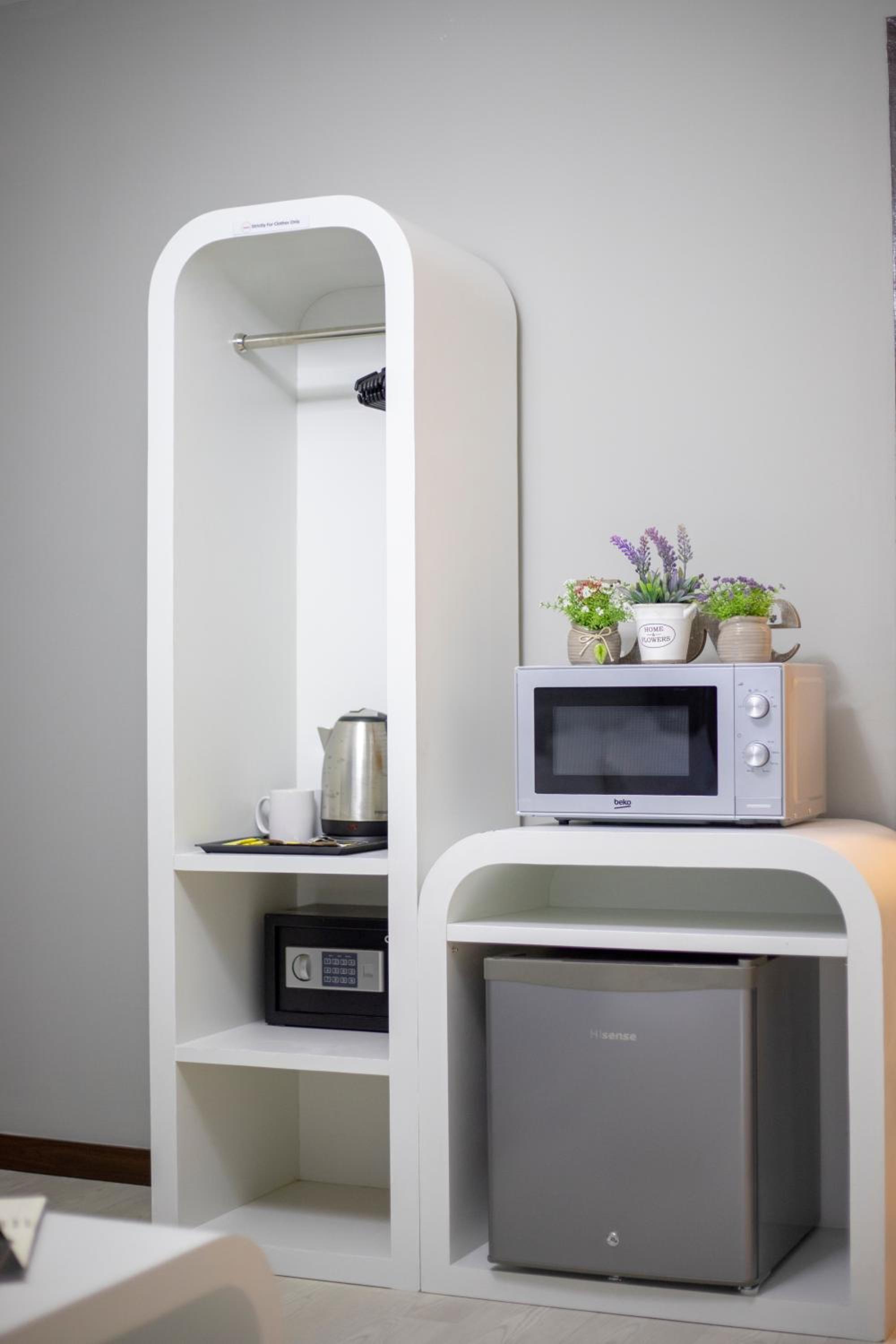 Futuristic Junior Suite - Photo 8