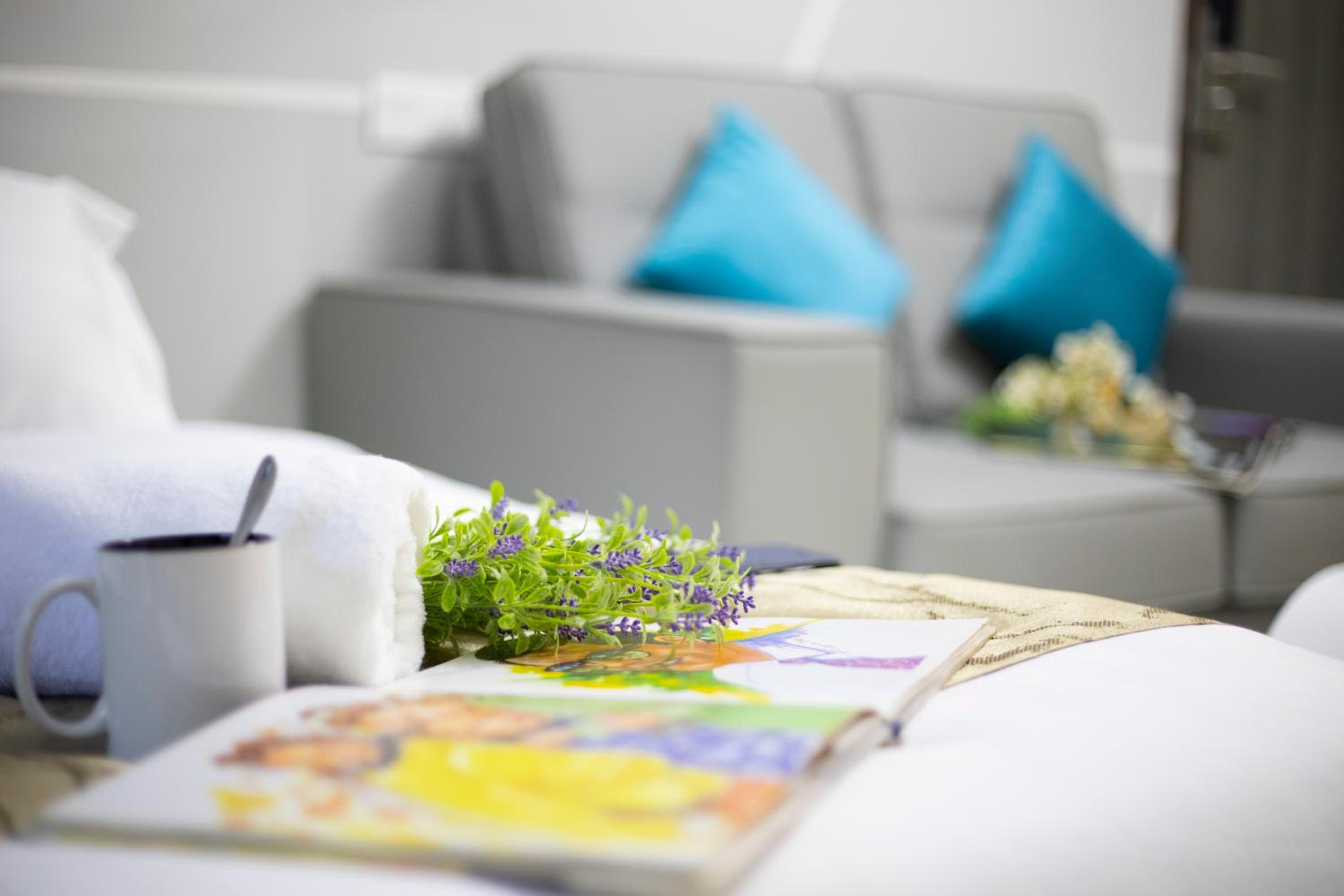 Futuristic Junior Suite - Photo 7