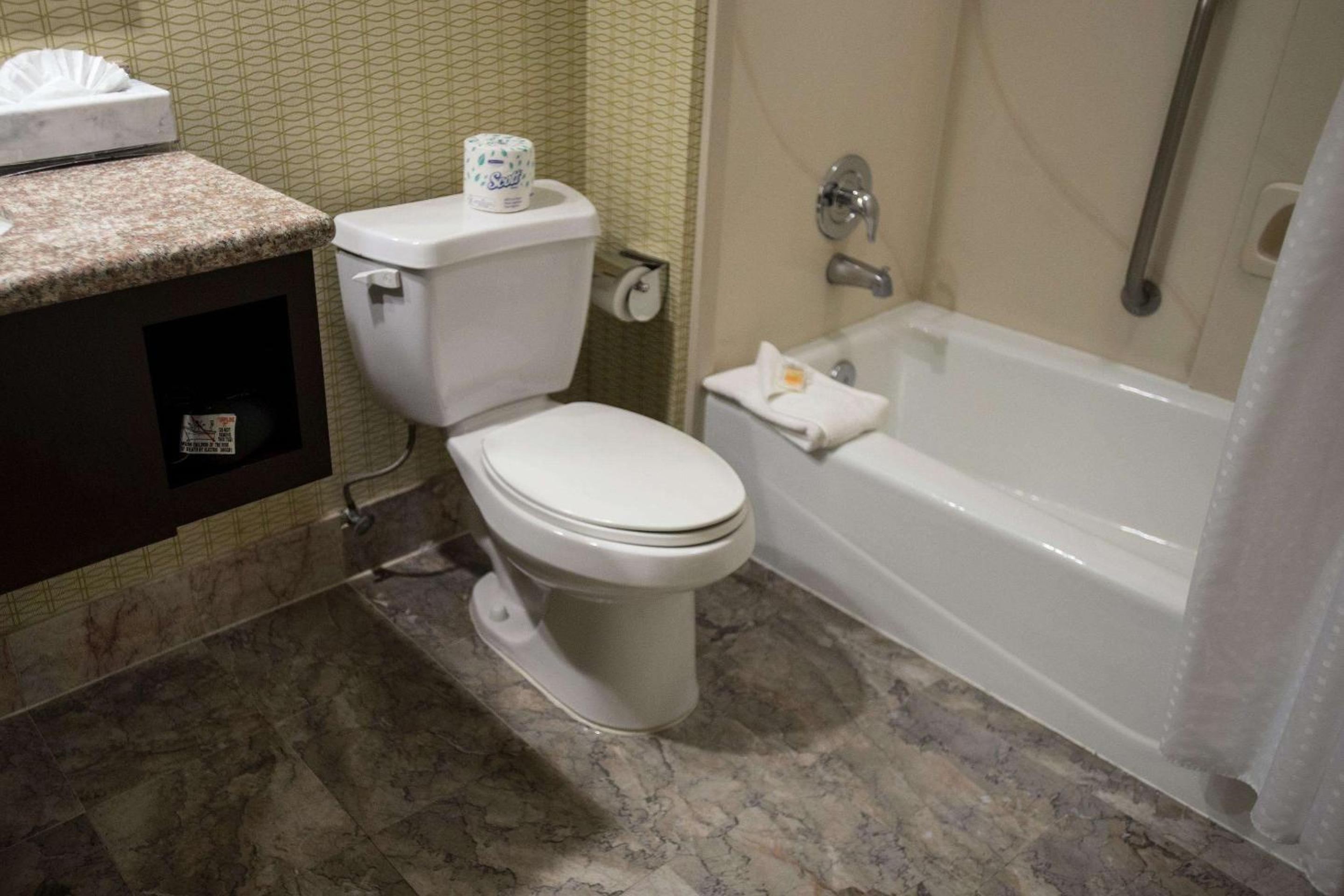 Standard King Room - Non-Smoking - Photo 2