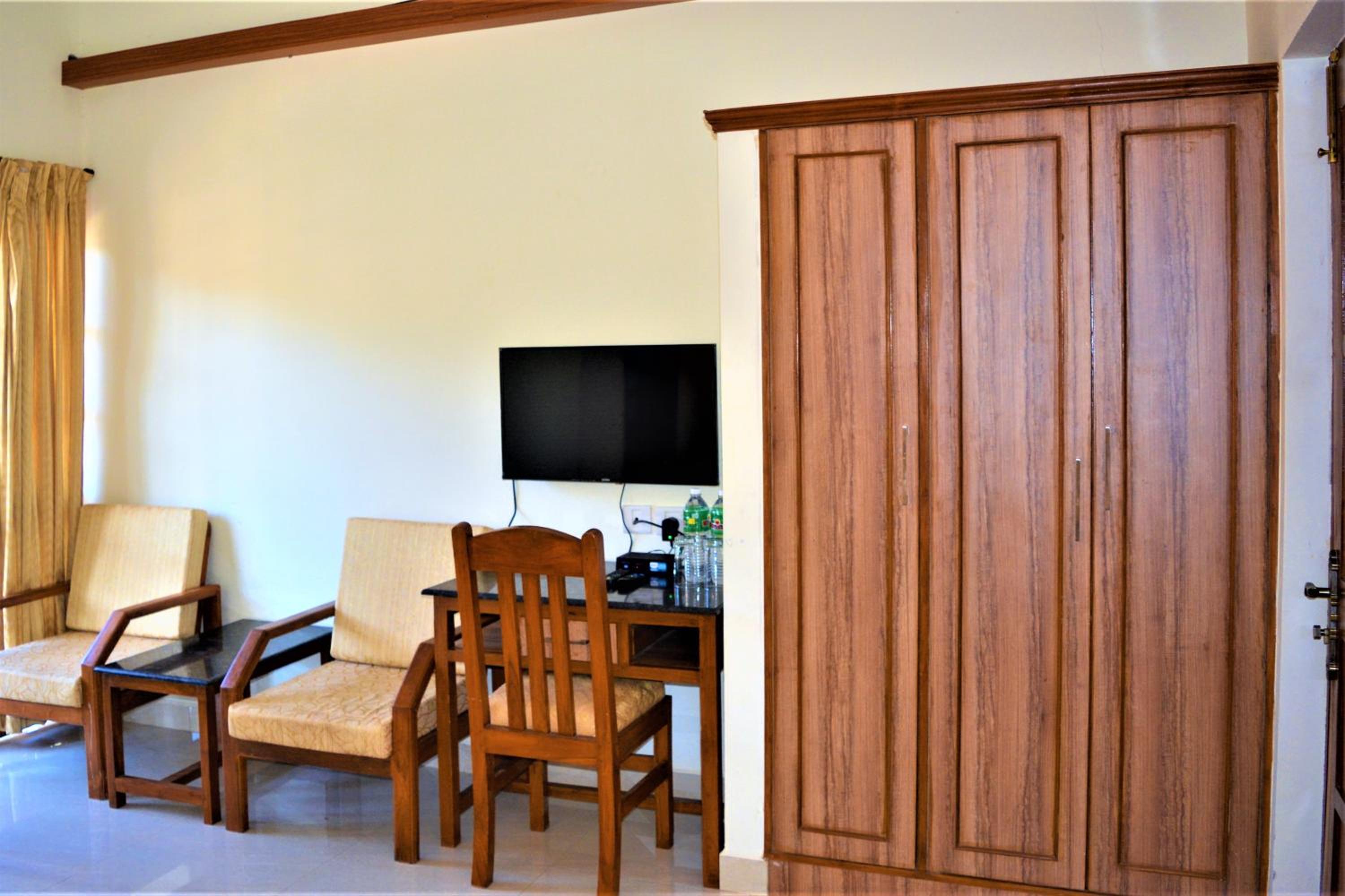 Deluxe Double or Twin Room with Balcony - Photo 7