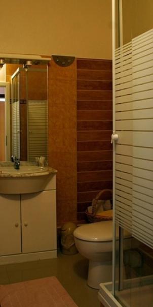 Double Room - Photo 7