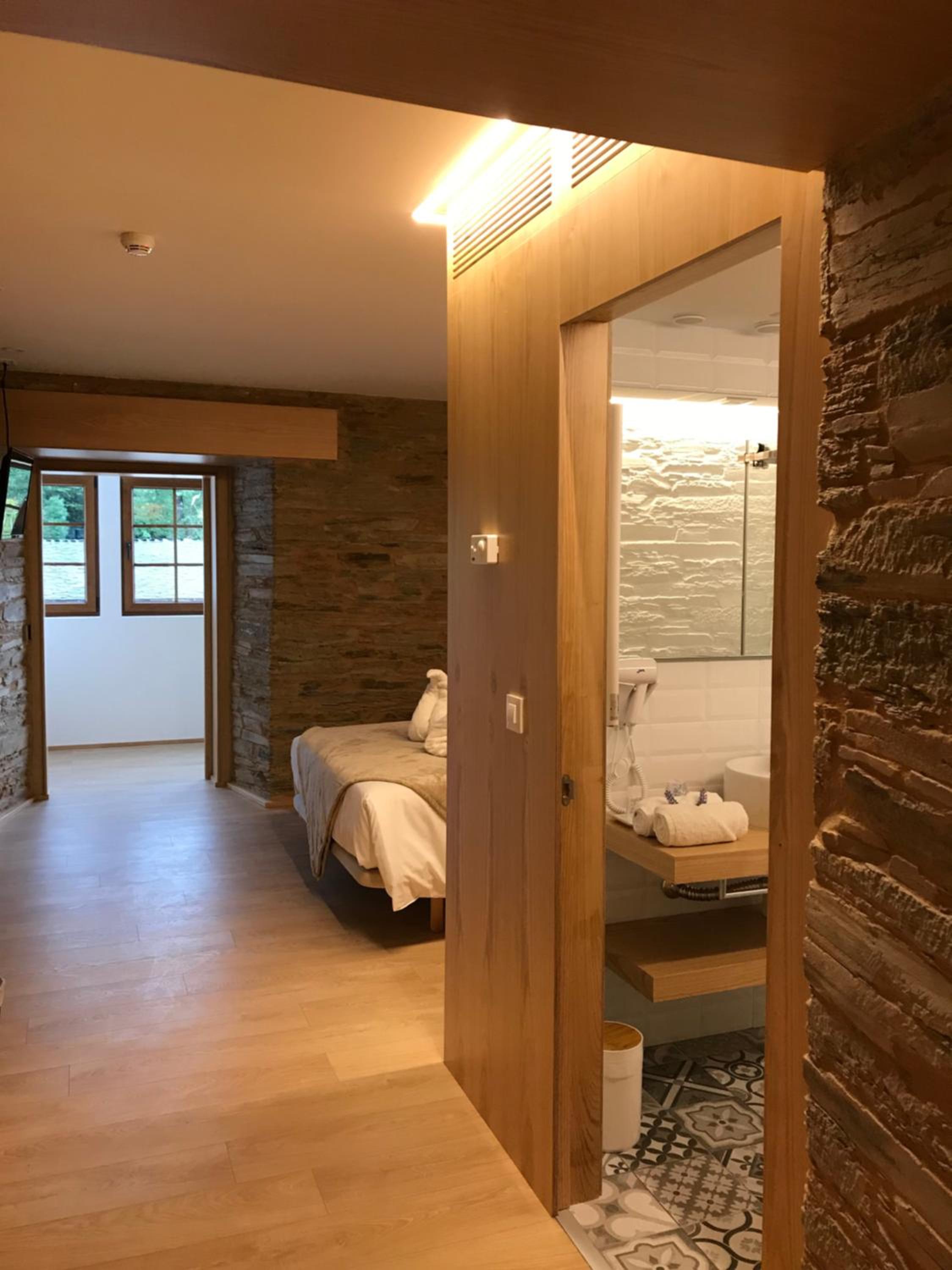 Standard Double Room - Photo 4